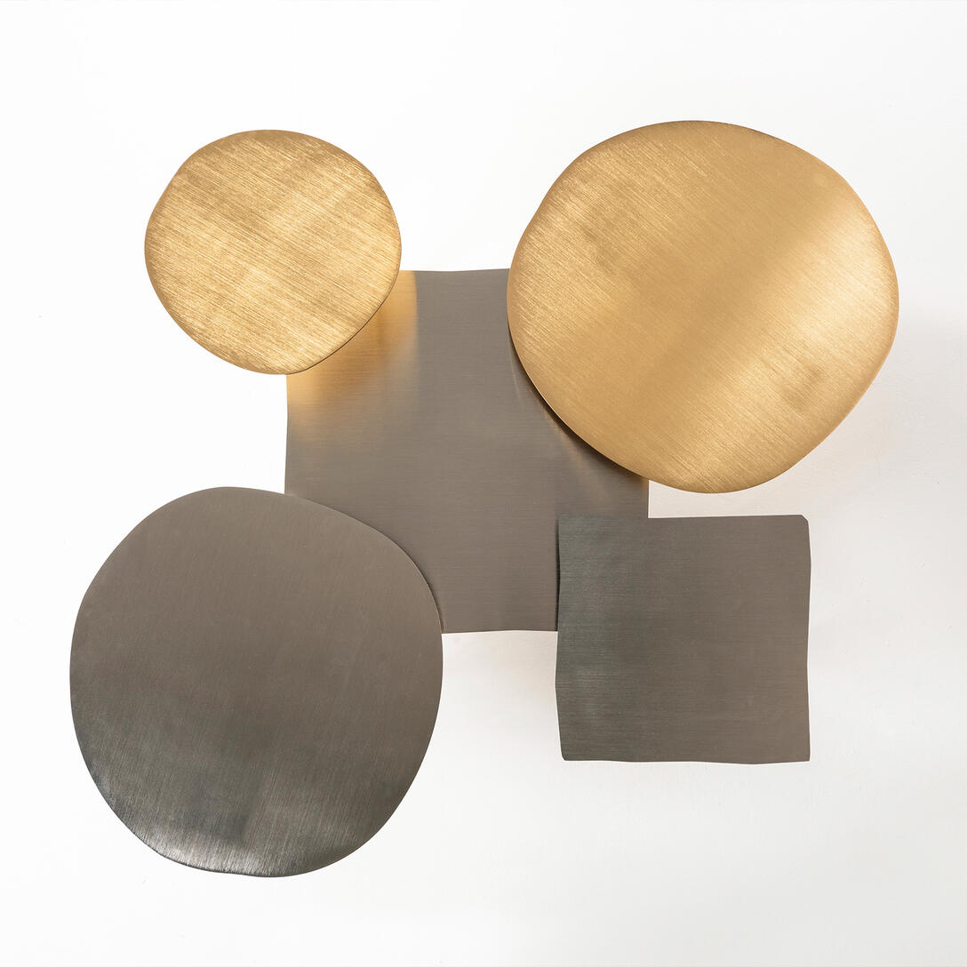 Round coffee table XXX gold