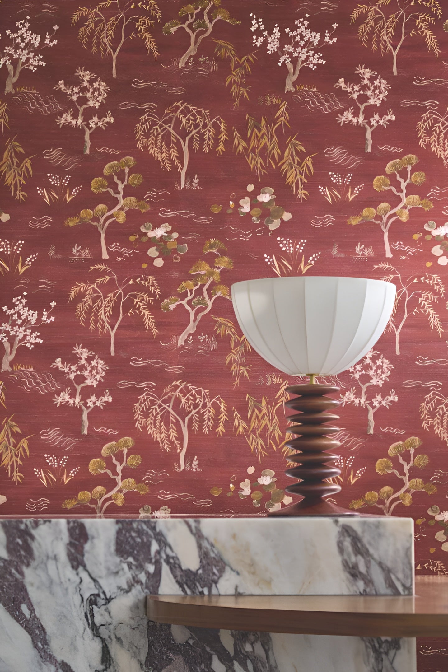 Tapeta z motywem roślinnym LEGENDES - BORDEAUX bordowy