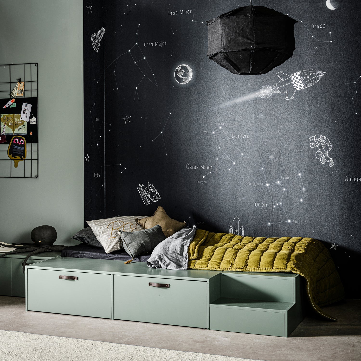 Bett mit Schubladen STAGE graugrün