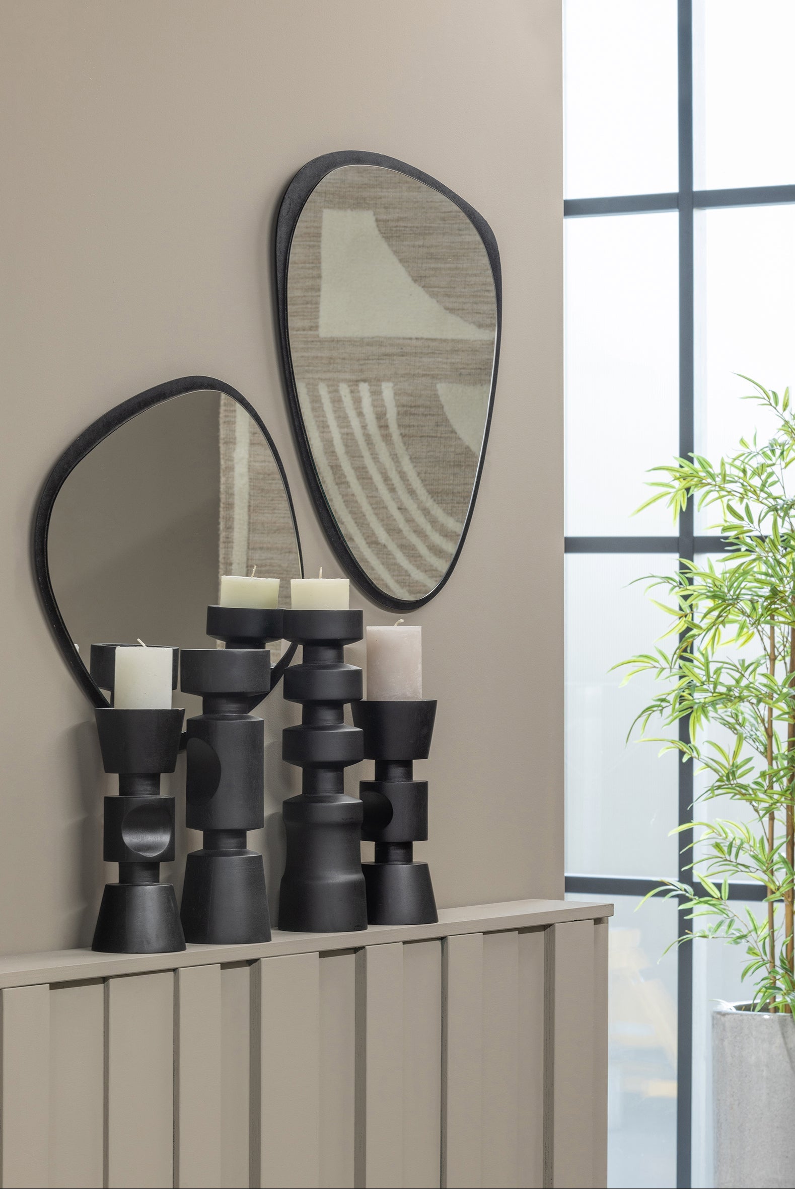 Black midi candlestick