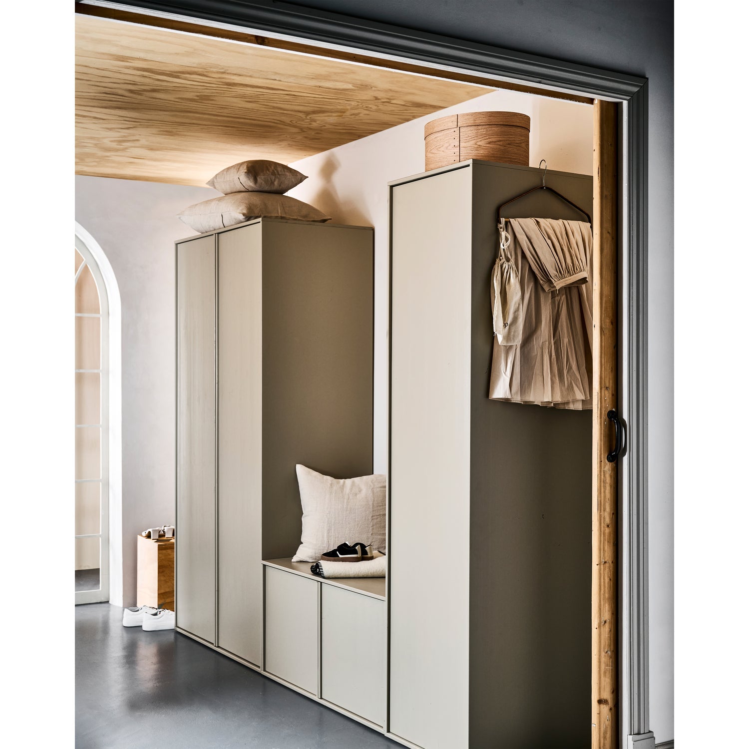 DAILY wardrobe gray-beige