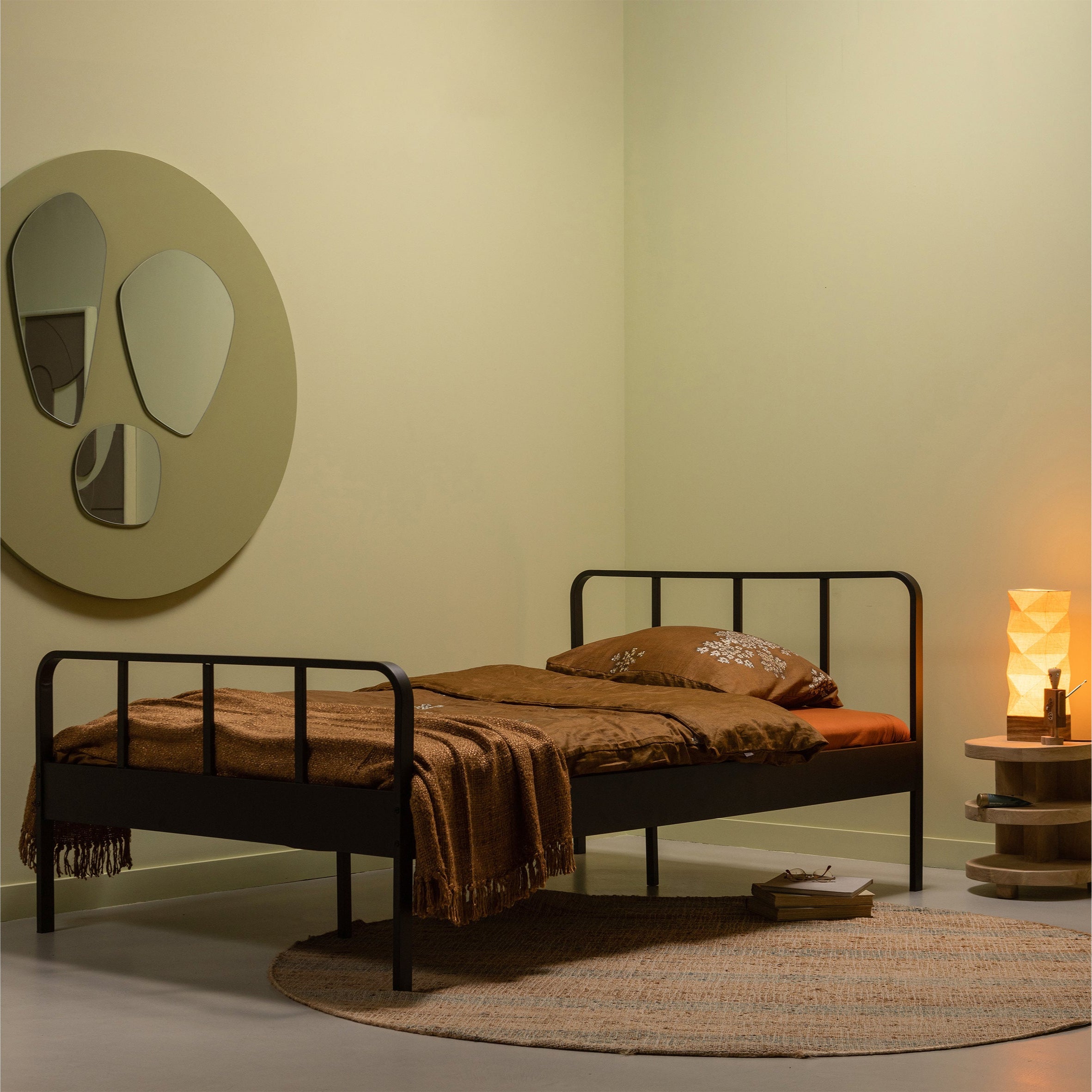 Bett MEES schwarz