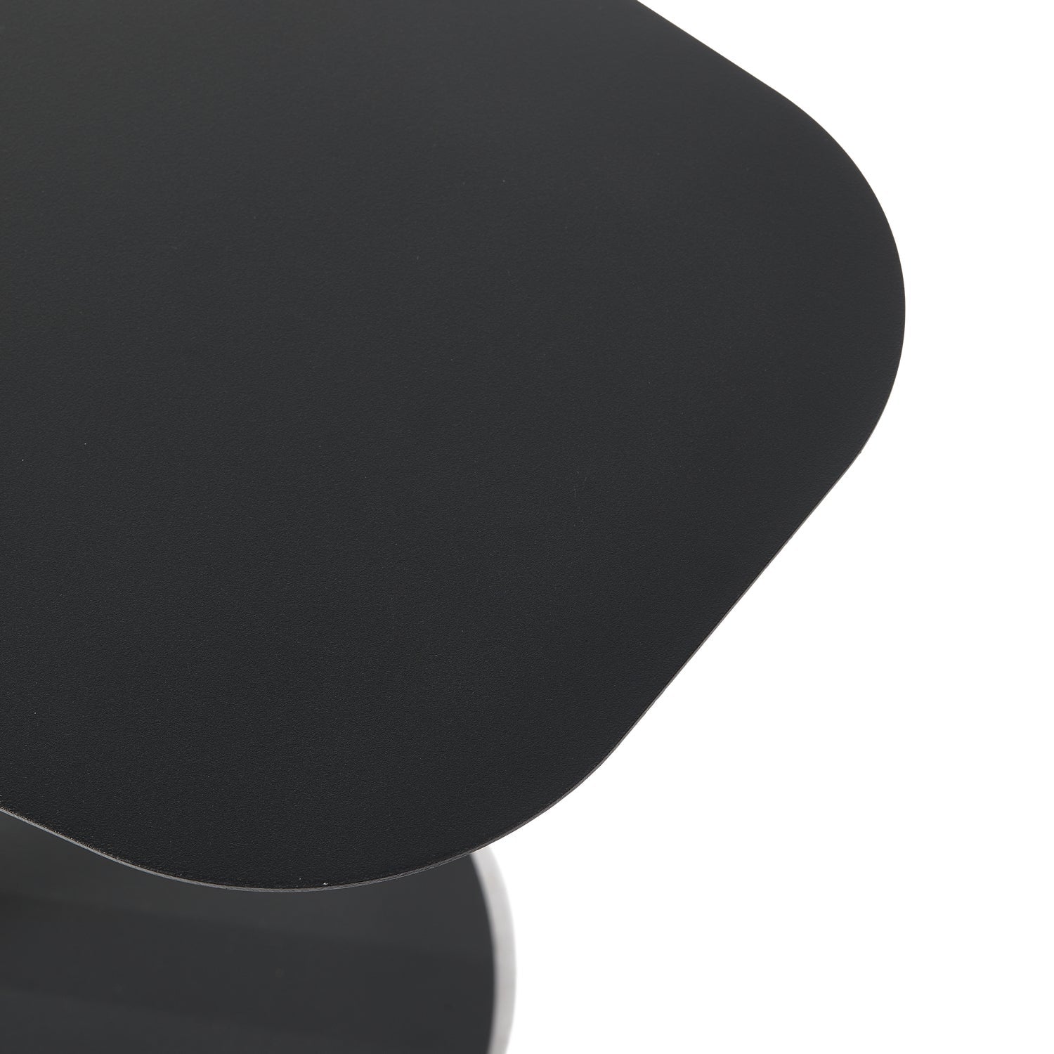 Lia Black table