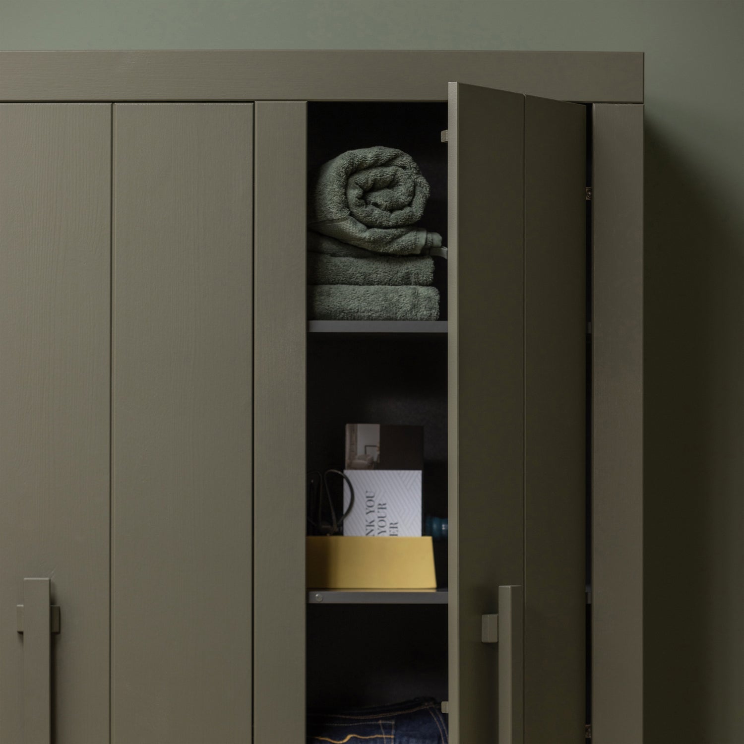 Bobby Cabinet Pine Forest [FSC]