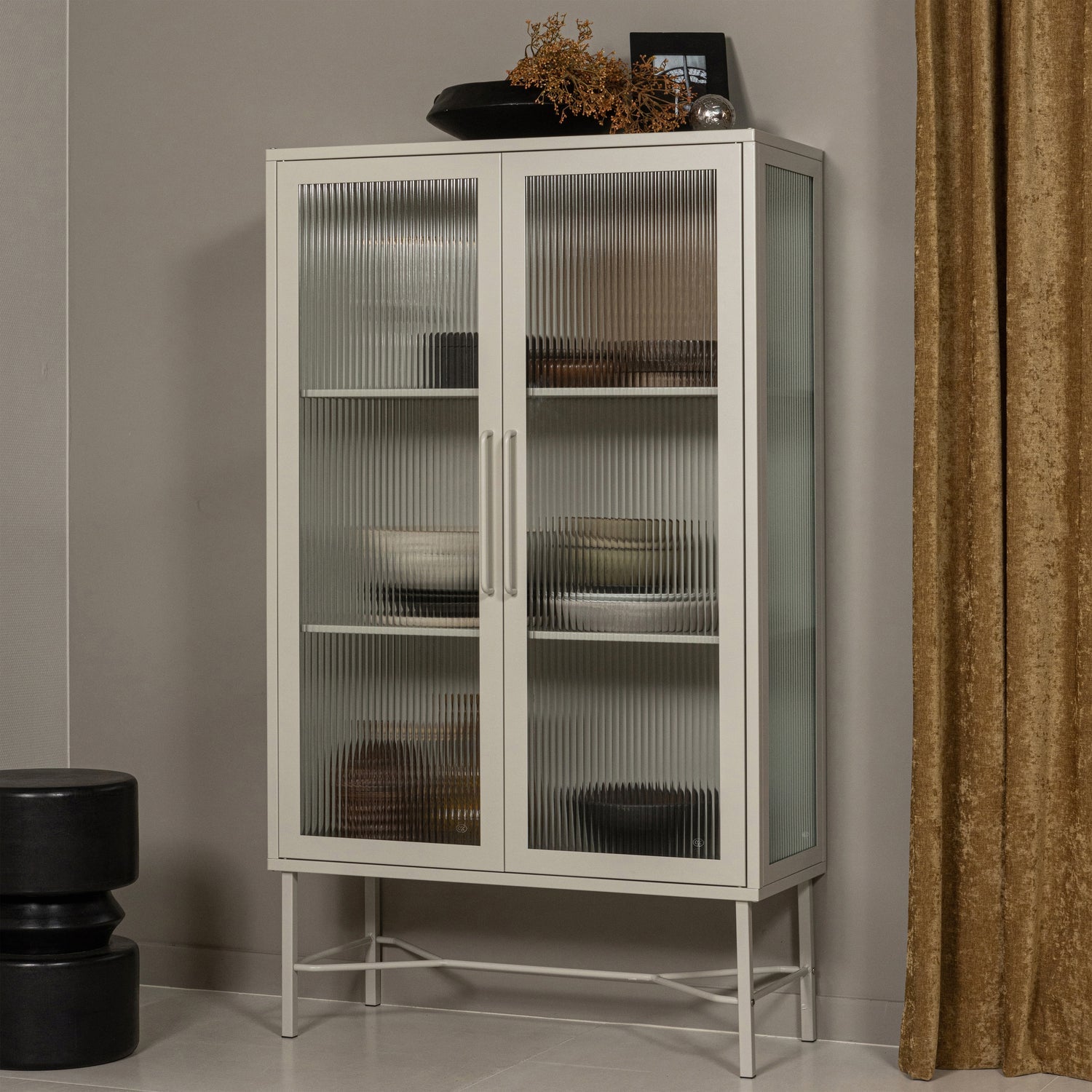 TUVE BLACK table [Amelia]