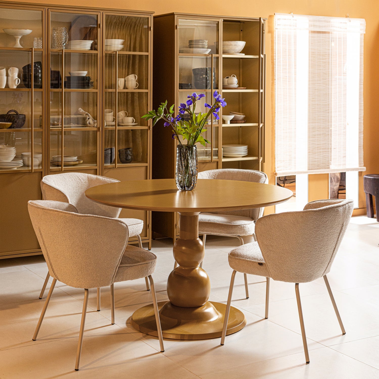 Round table BLANCO honey mango wood