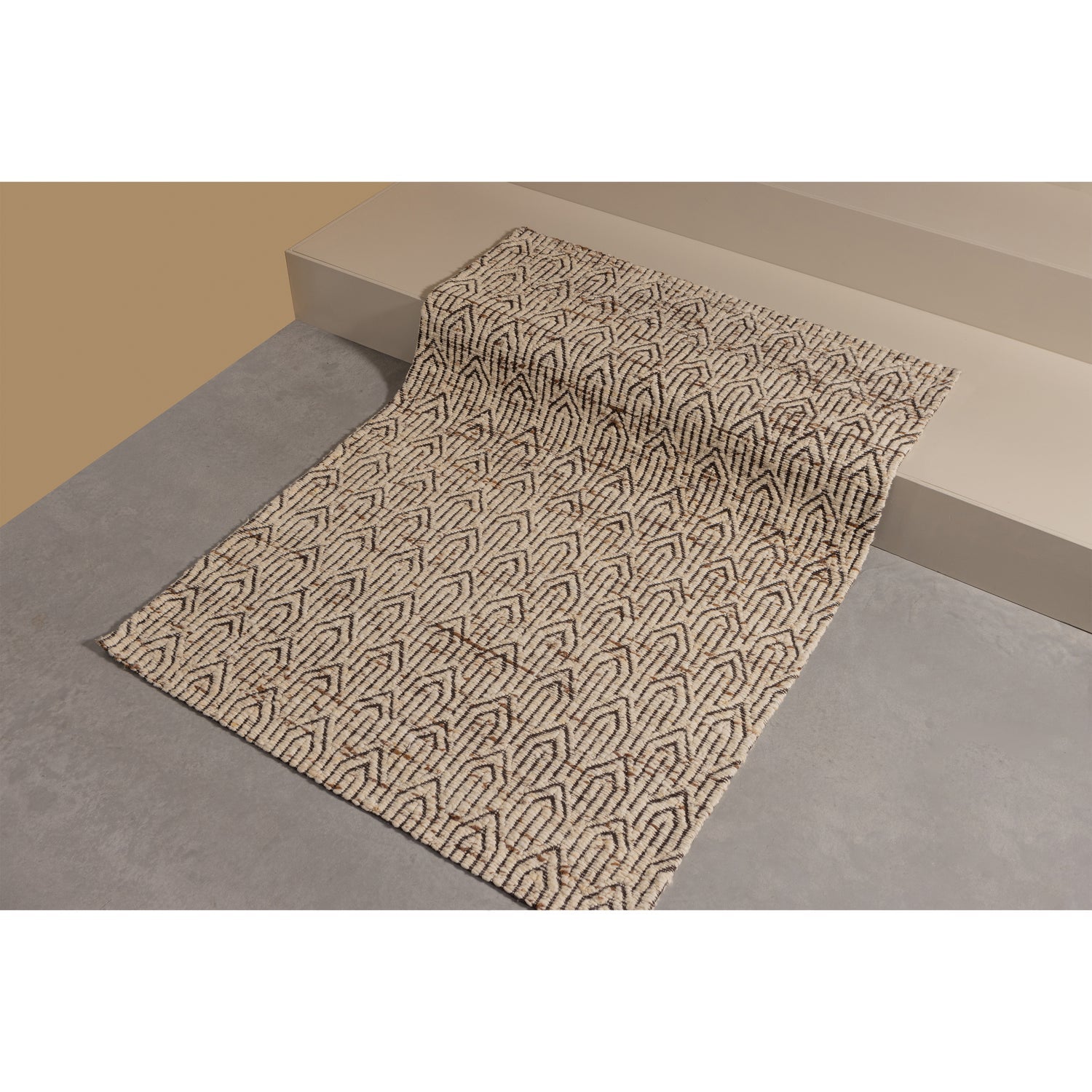 JOSLIN beige rug with brown