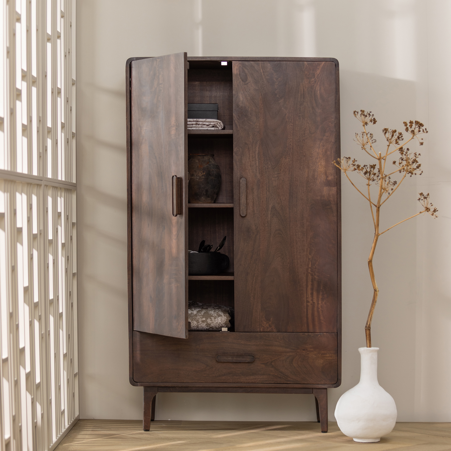 LIYA Mango Wood Wardrobe
