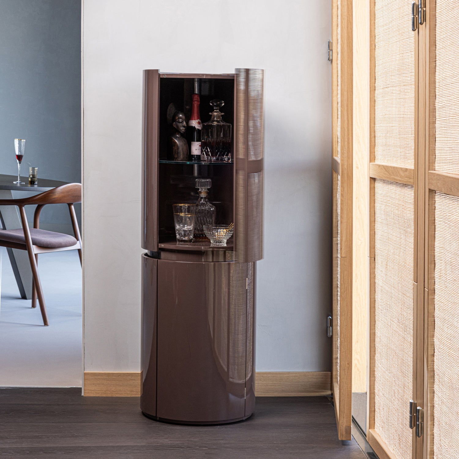 2-Door Cabinet SERA Brown