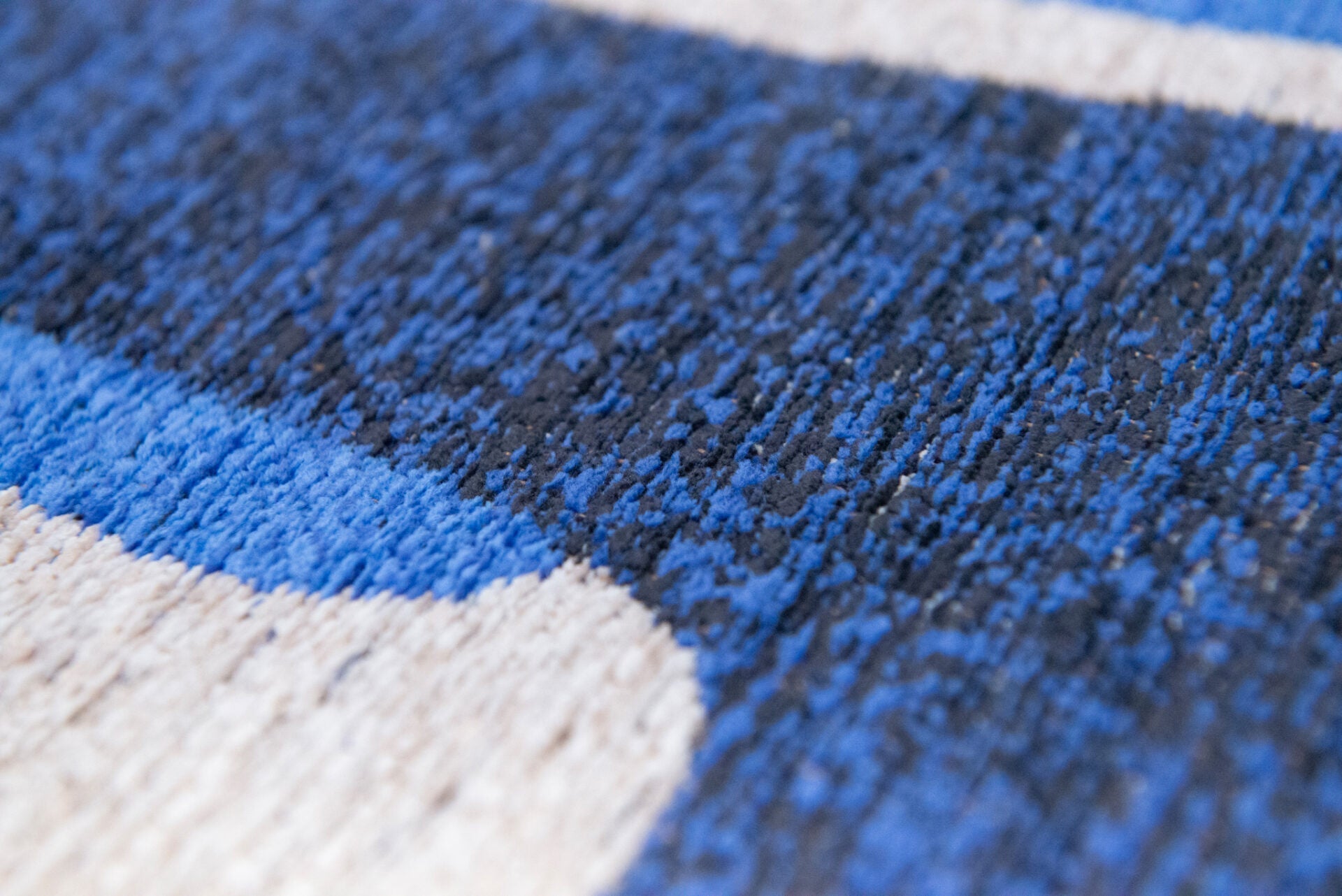 Cuba Ultramarine Round Carpet Blue