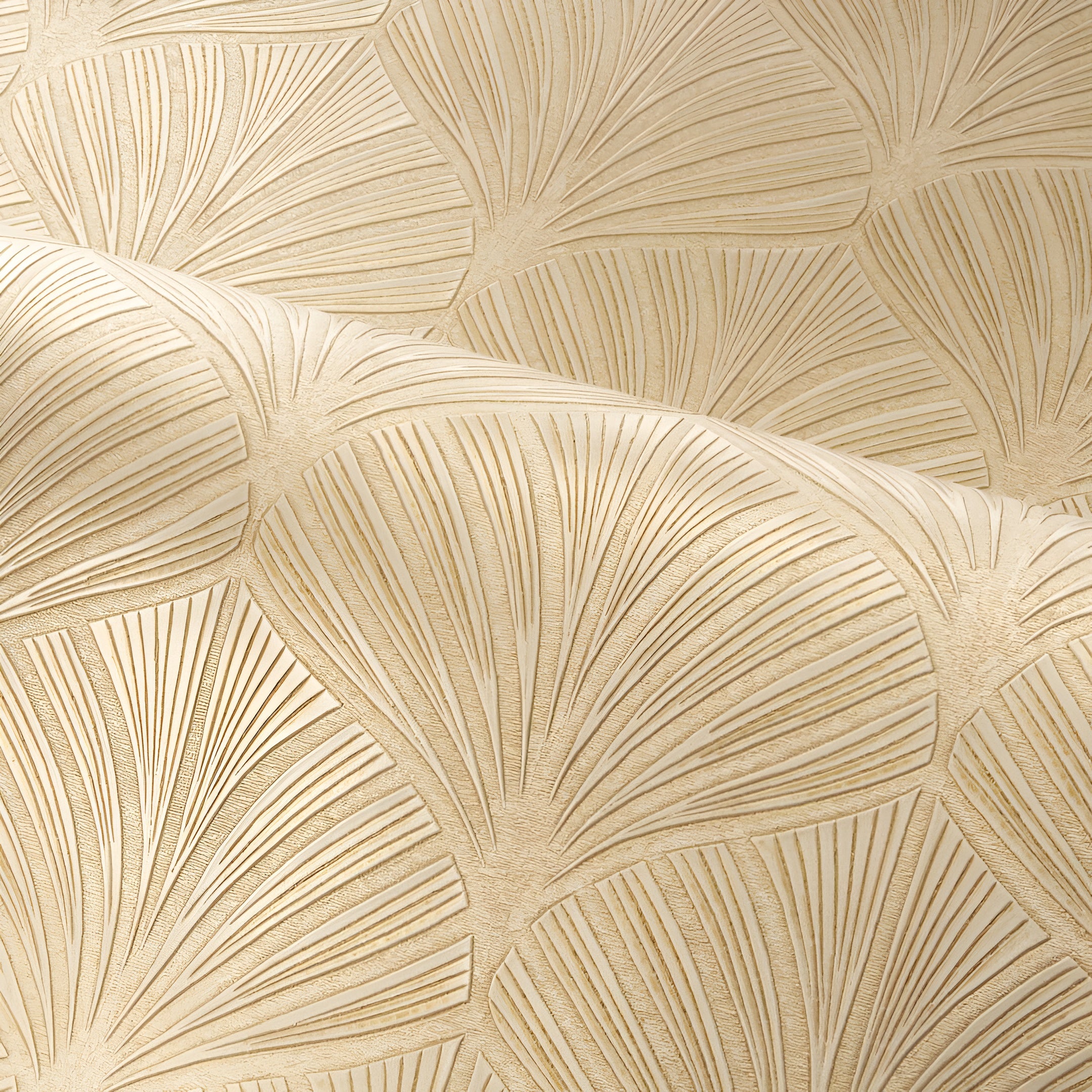 Metallic structural wallpaper with a plant leaf motif NEREIDES - MARRON GLACÉ/DORÉ warm beige with gold