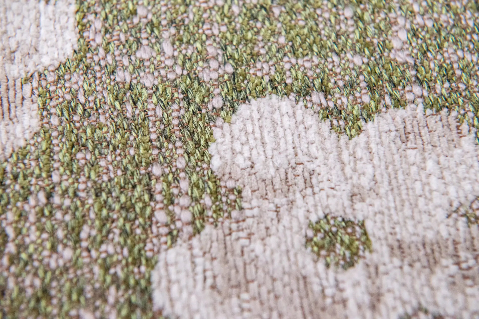 Oval rug SAKURA green with white