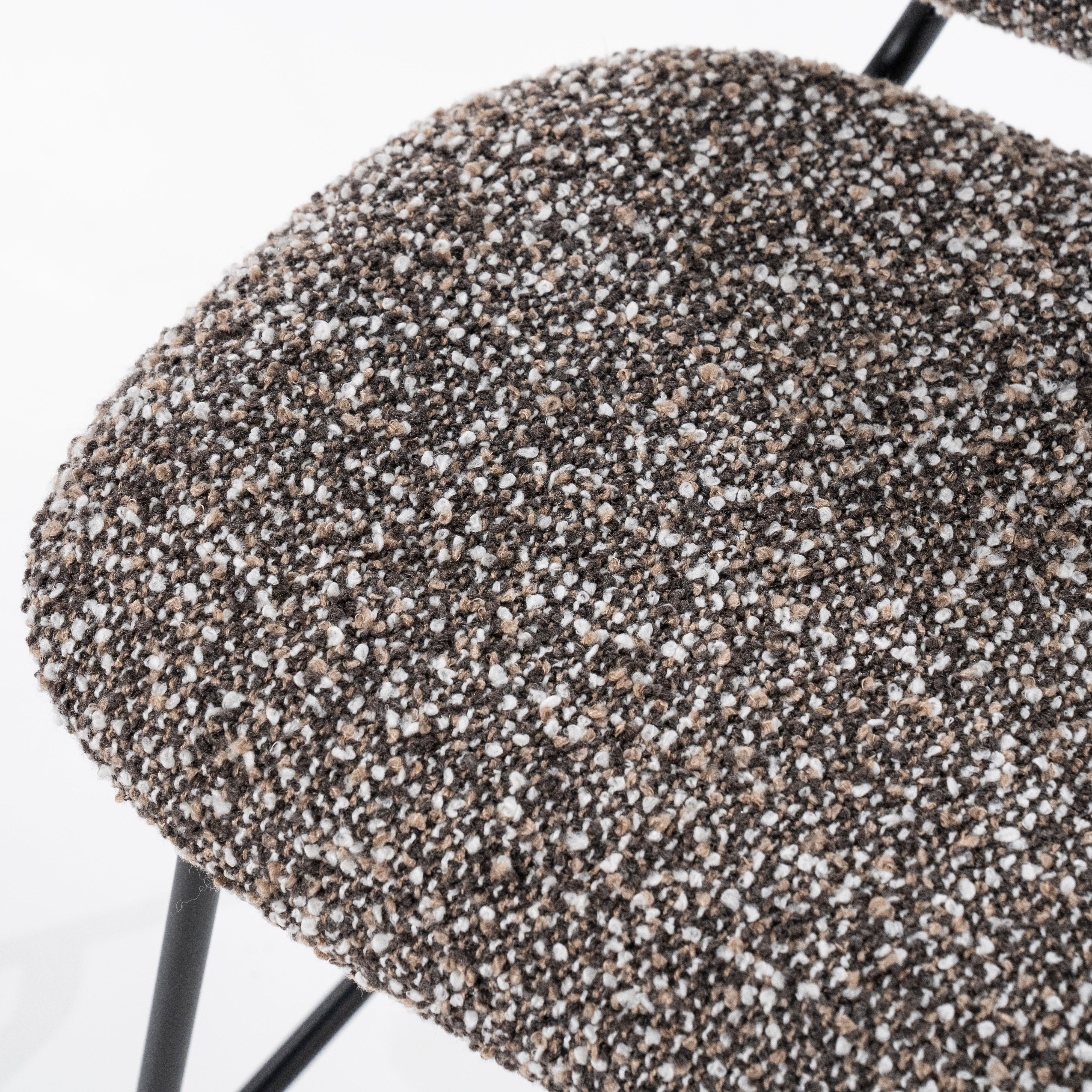 Hocker JON grau meliert mit schwarzem Fuß