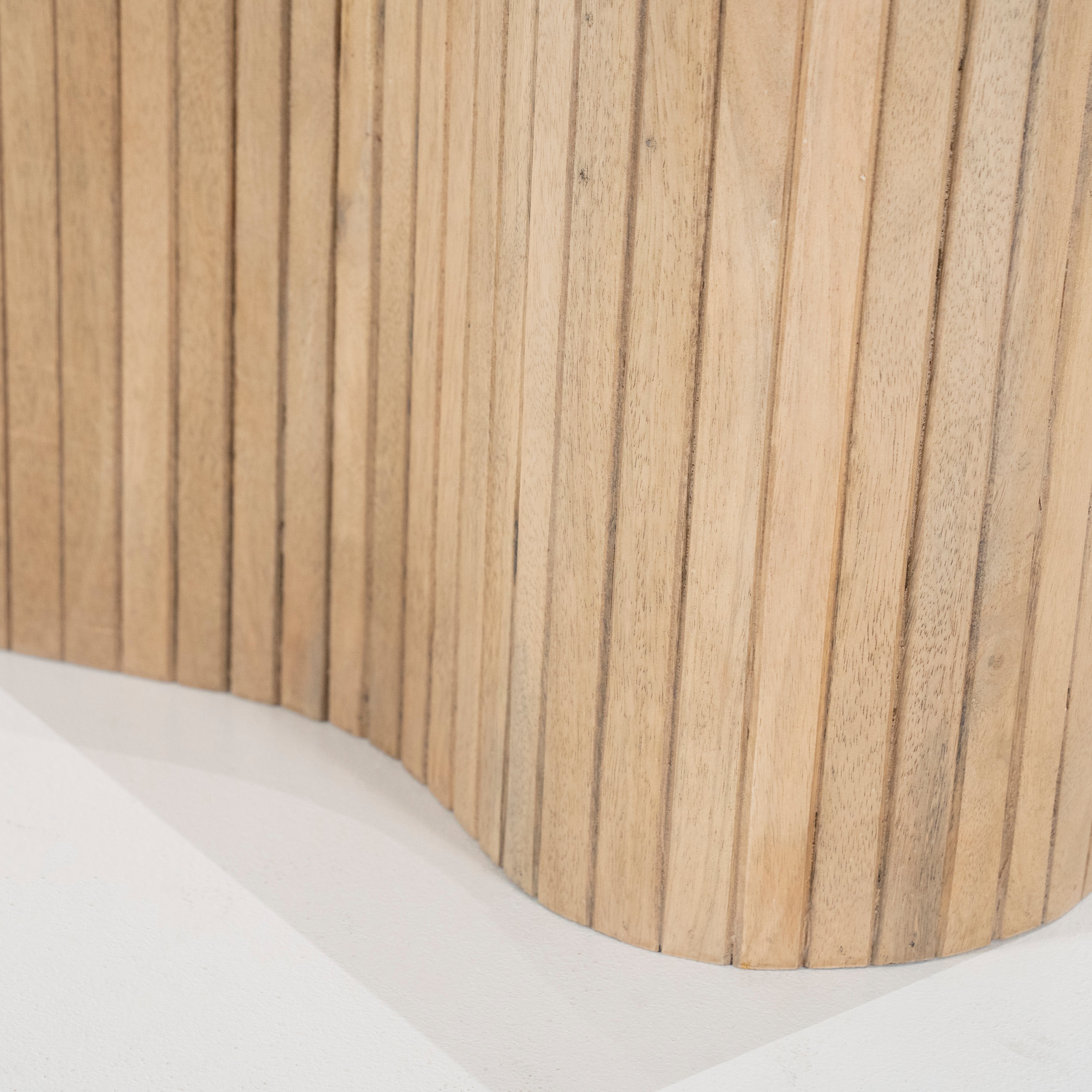 Beistelltisch KIRA aus Mangoholz mit Marmorplatte