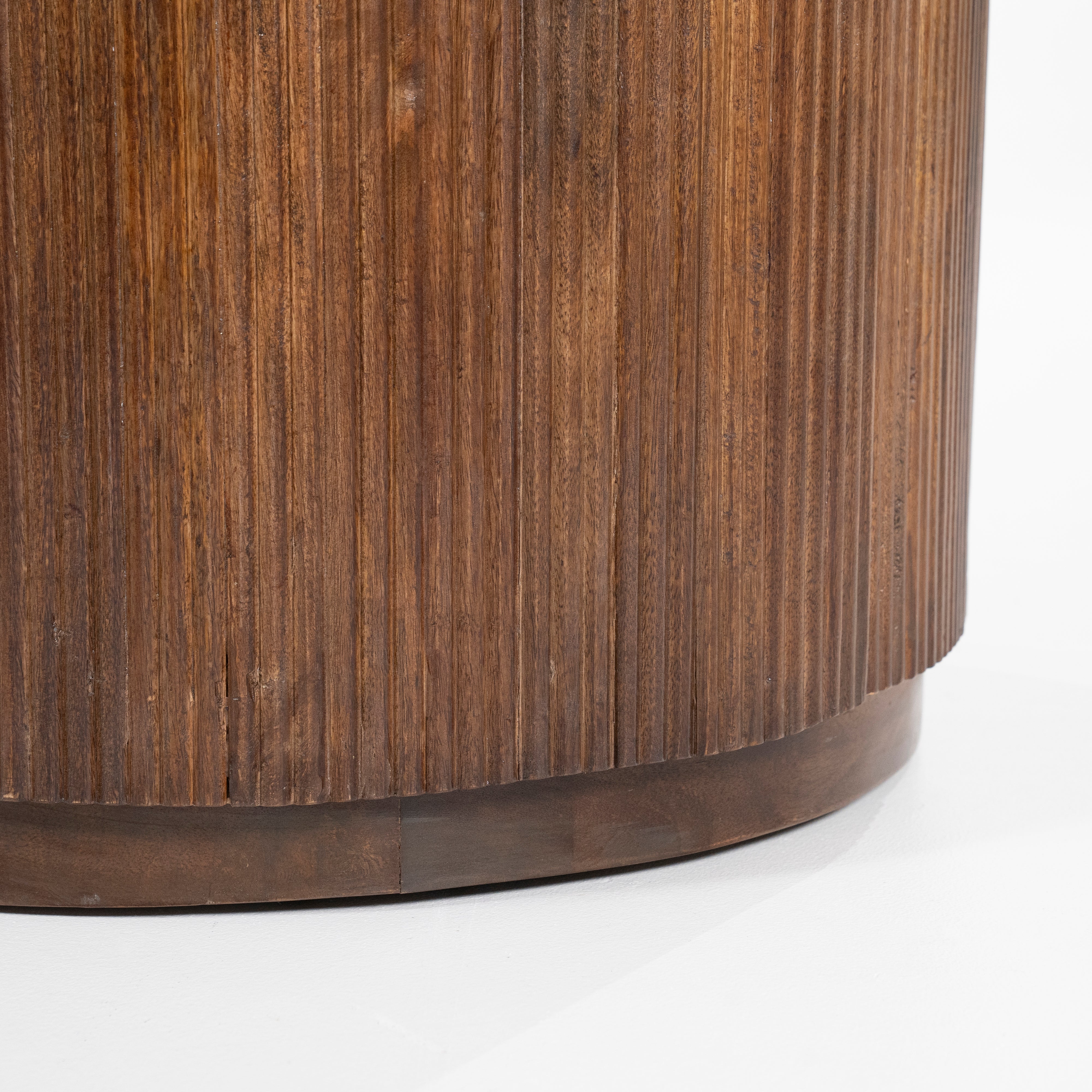 Schreibtisch MARI aus Mangoholz mit einer Tischplatte aus Travertin