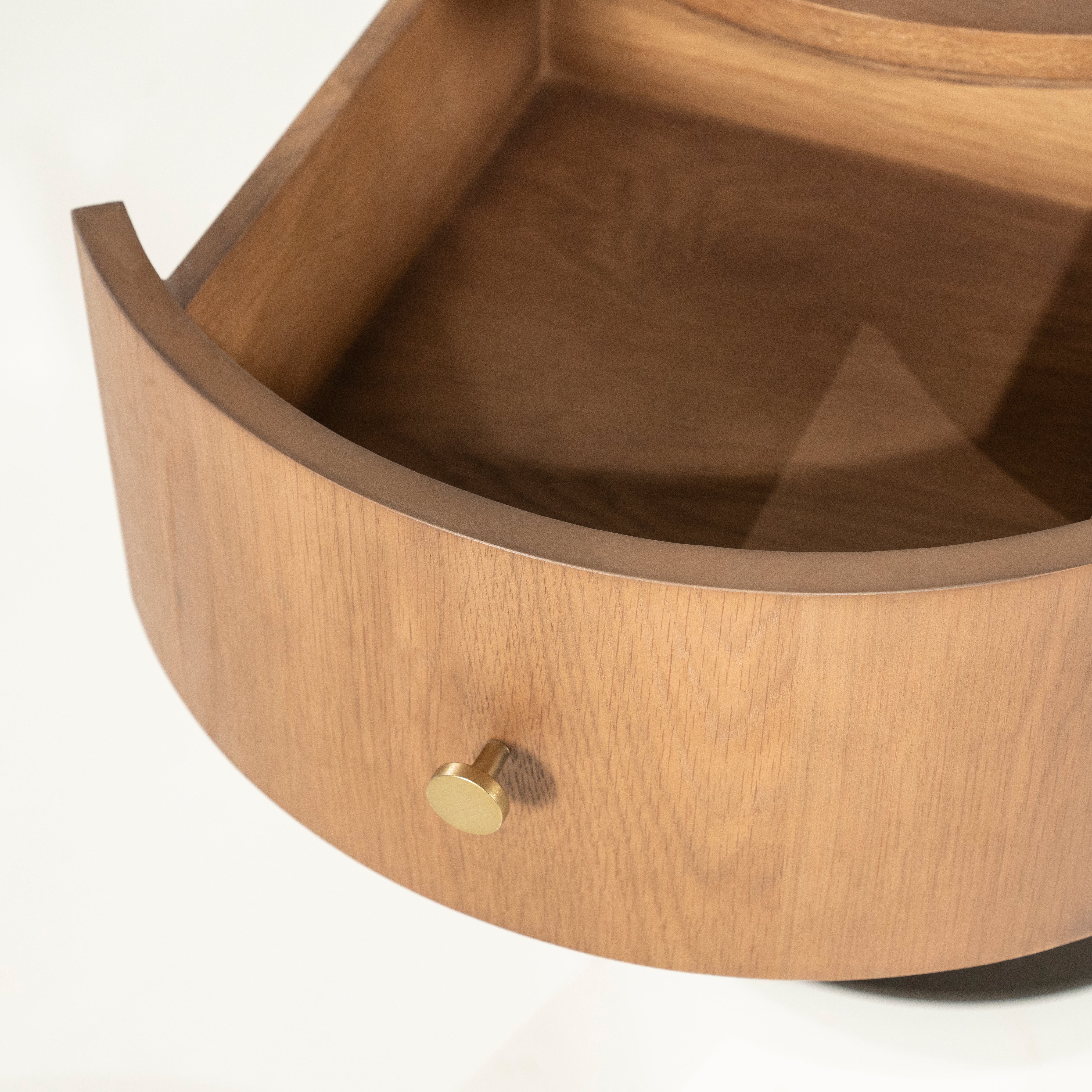 Nachttisch SKYE dunkles Eichenholz mit Metallbasis