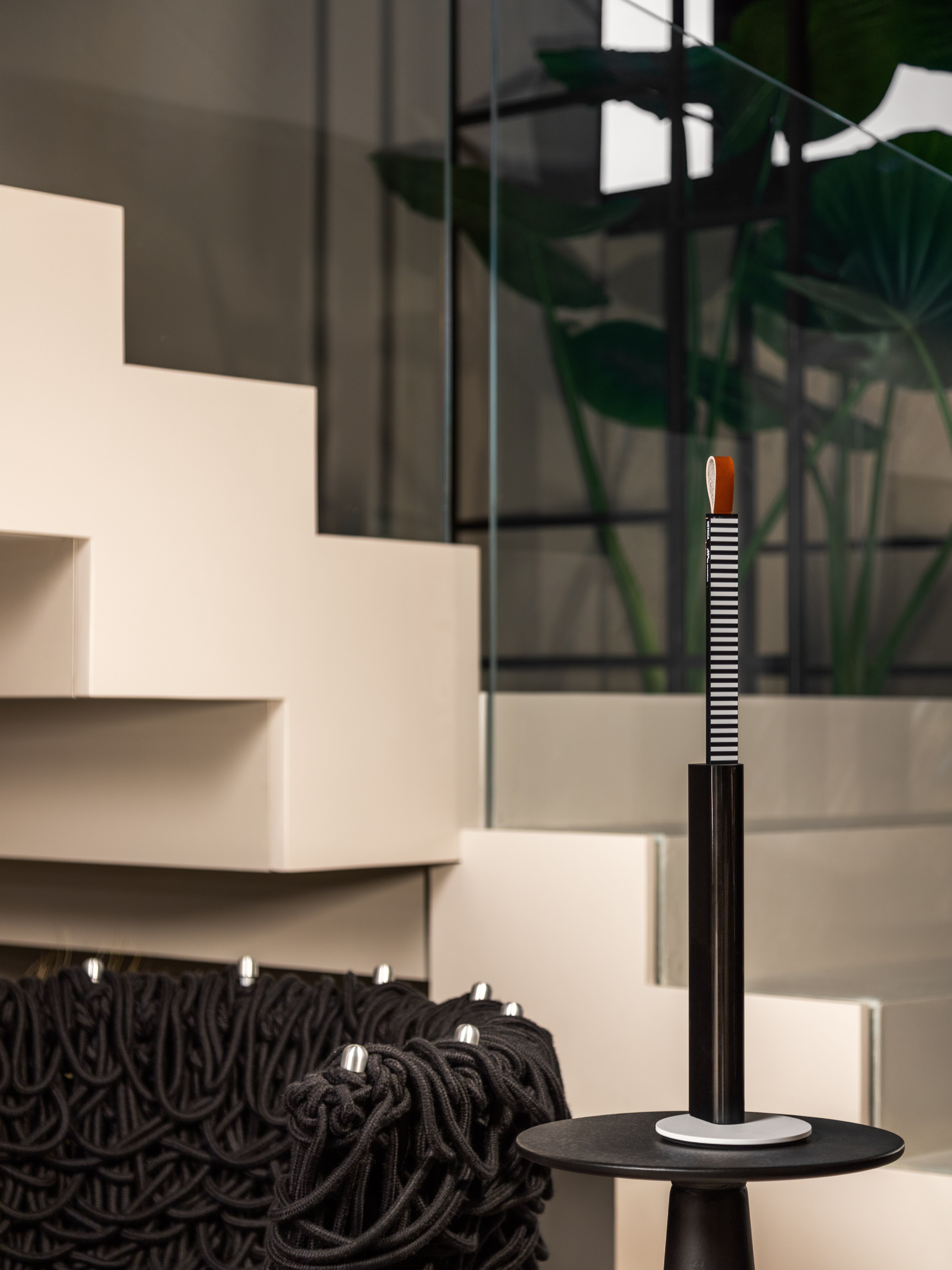 Tischlampe METRICA glänzend schwarz