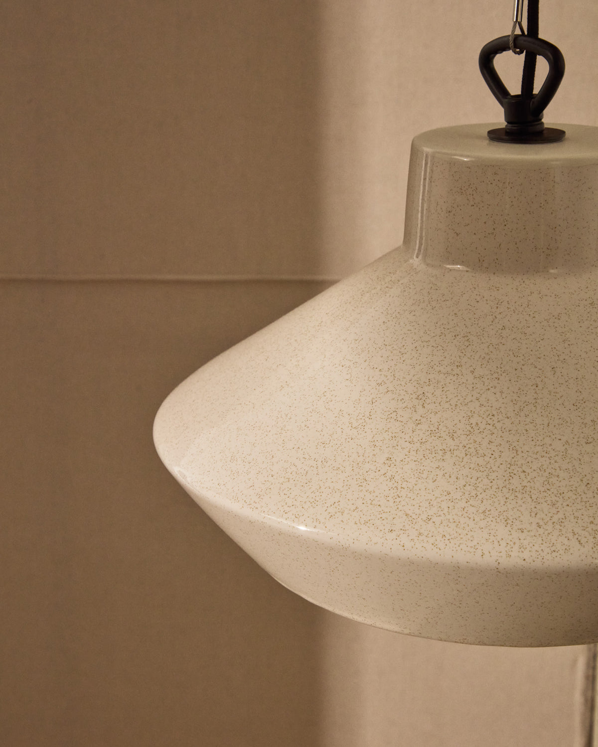 Lampa wisząca PORTOL beżowy ceramika – ujęcie 4