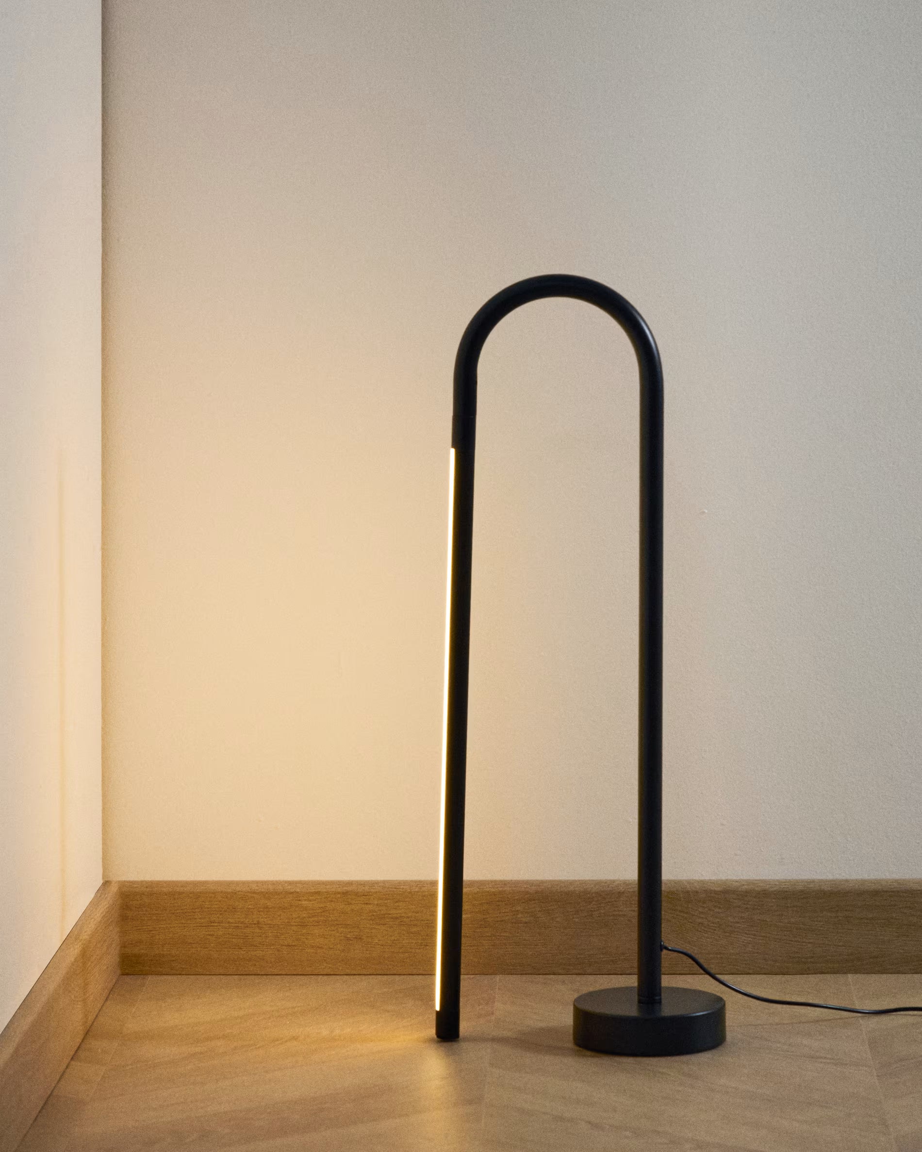 Tischlampe BOW schwarz [Amelia]