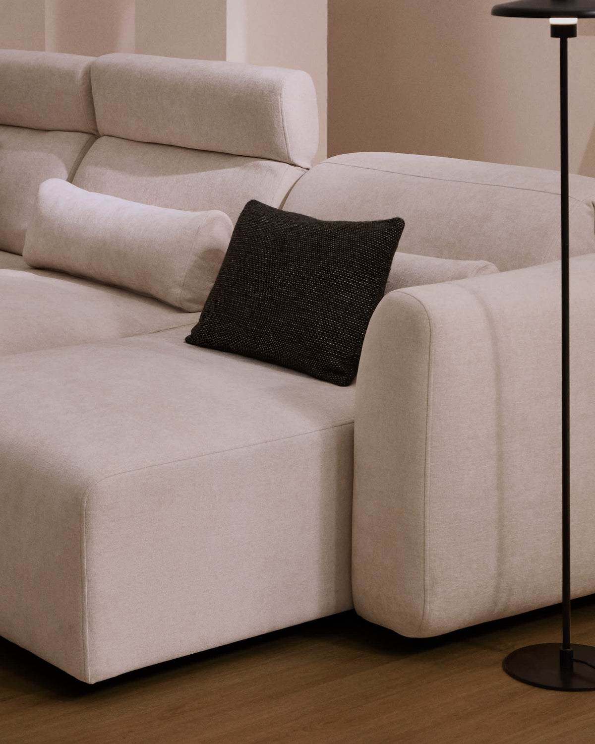 Sofa 5-osobowa z przesuwanymi siedziskami LARES beżowy szenil – ujęcie 7