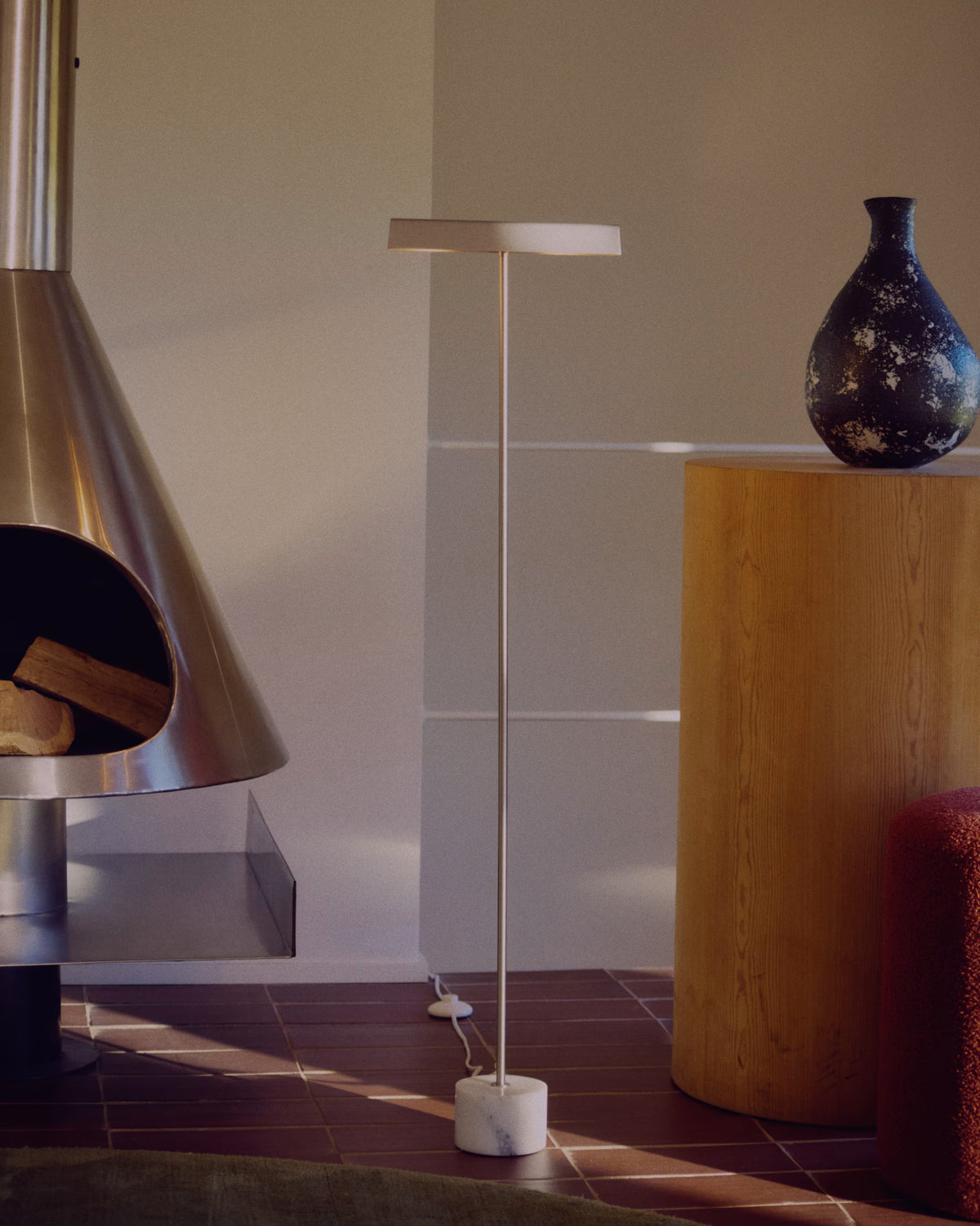 Stehlampe LYNOR silber mit weißem Marmorsockel