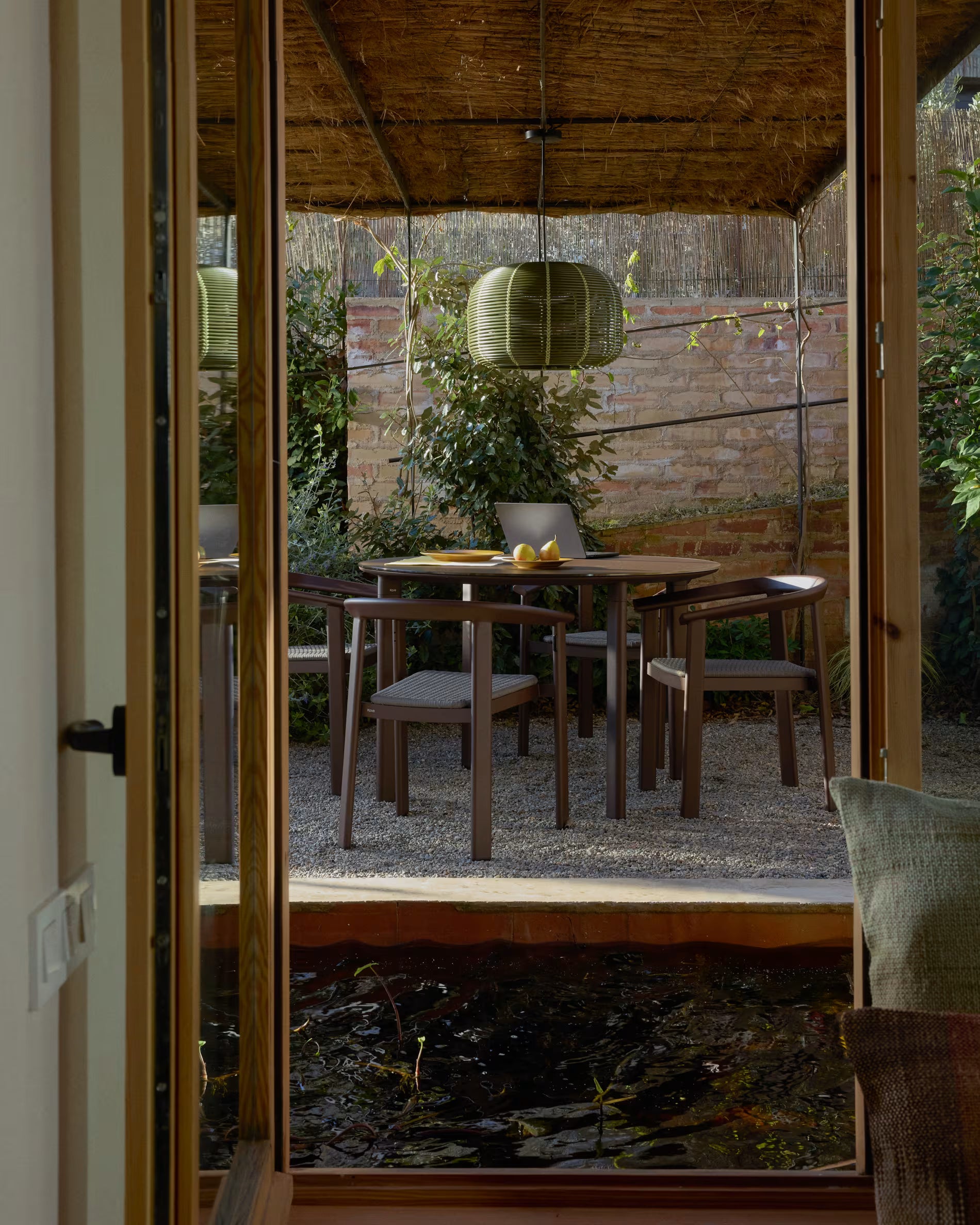 Runder Gartentisch ERICE braun