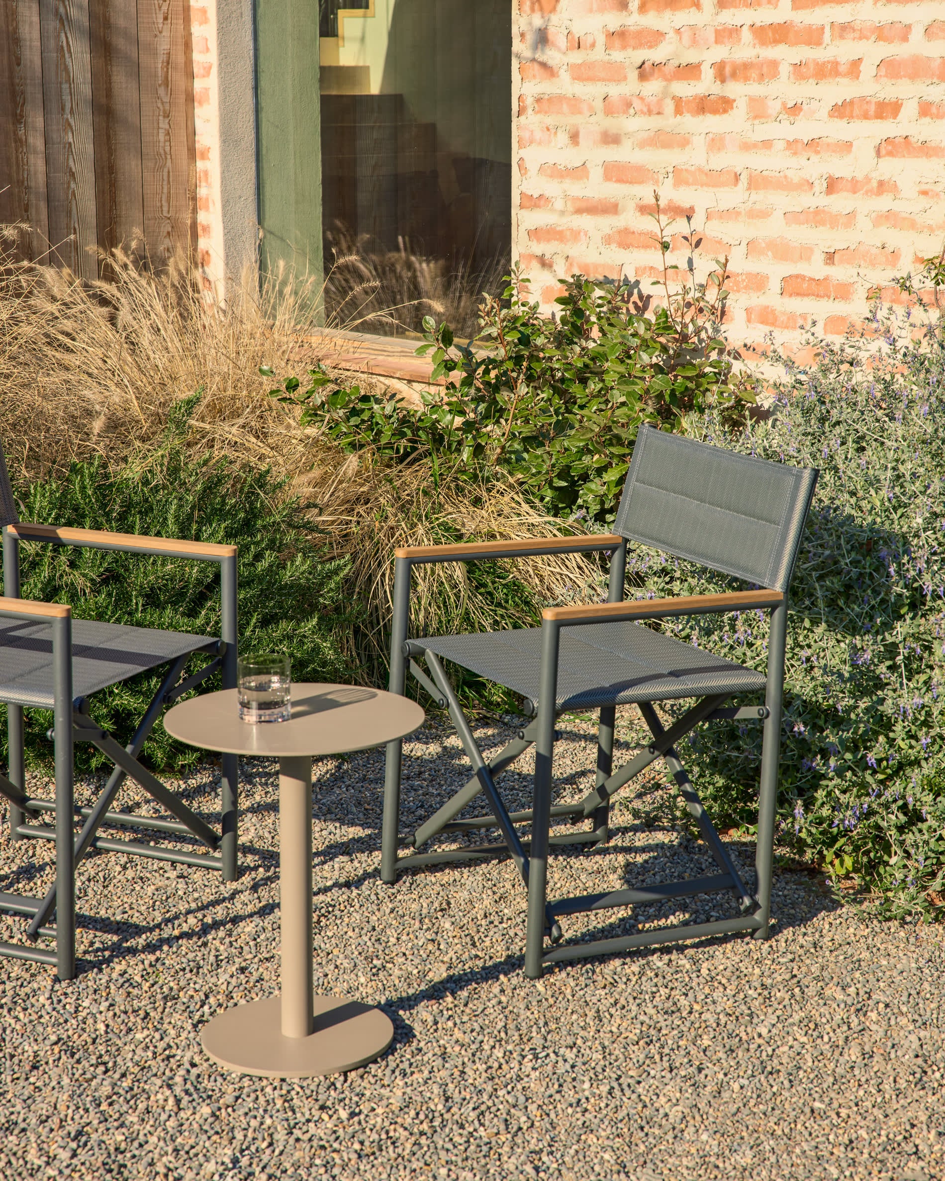 TISNO Folding Garden Chair in Graphite