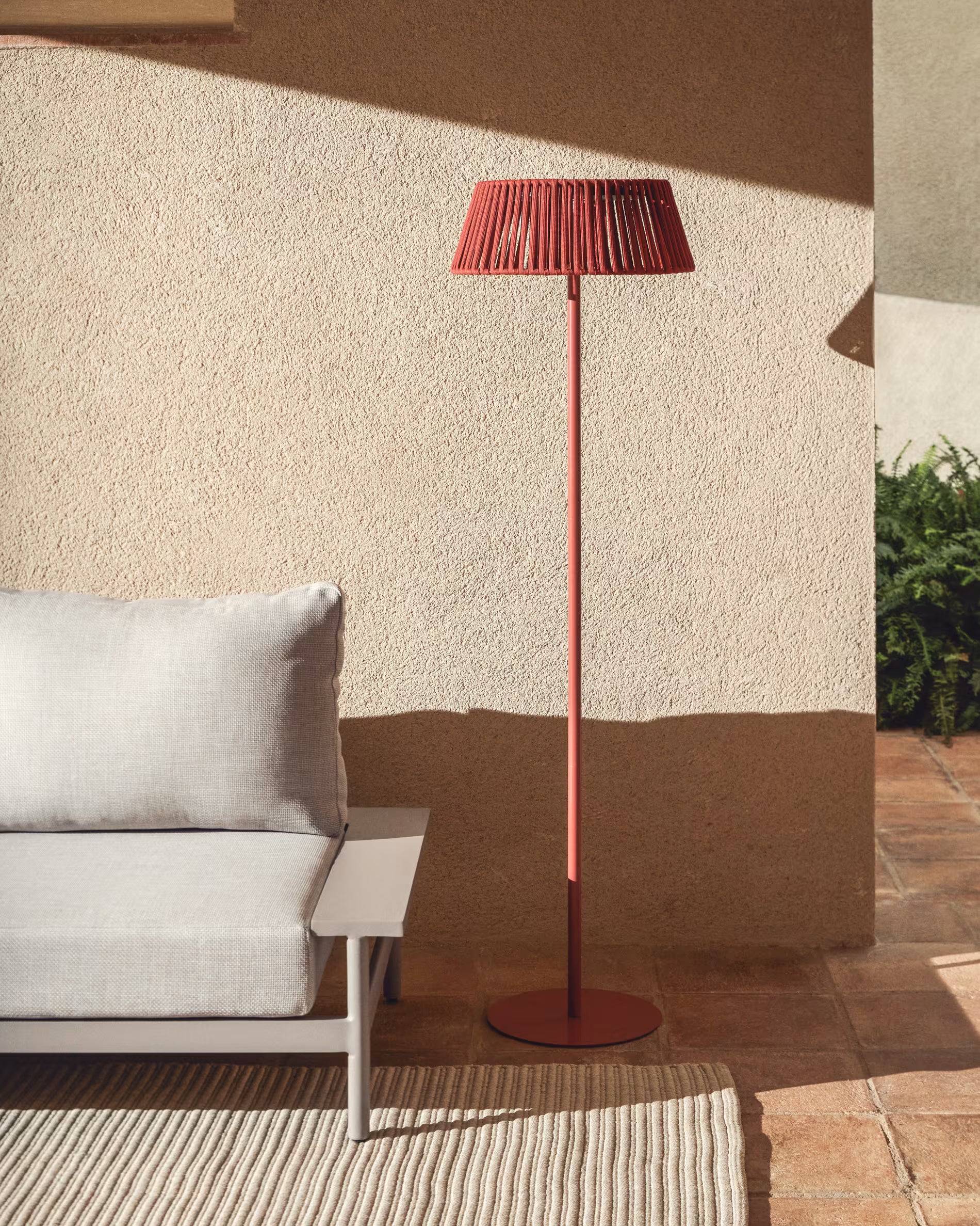 ALDET terracotta solar floor garden lamp