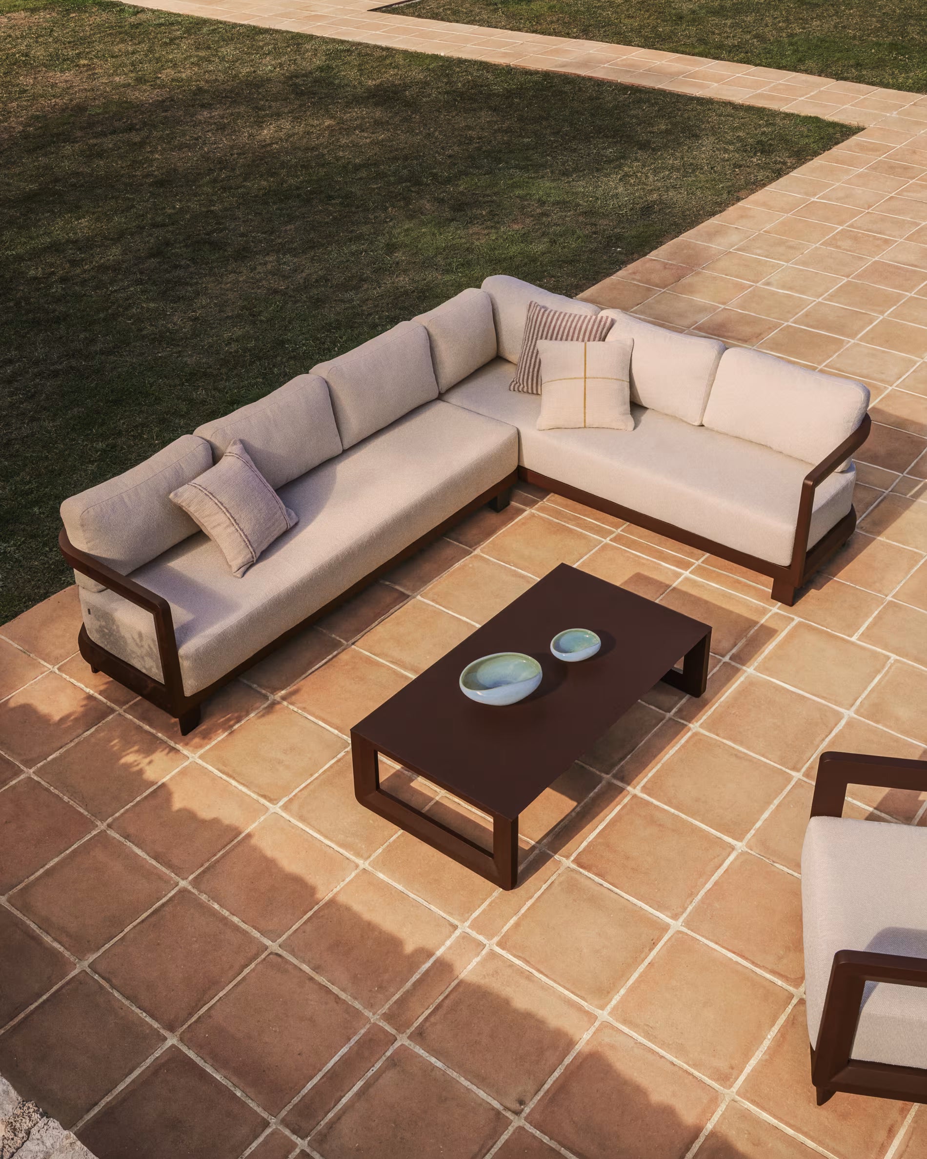 Garten-Sofa 3-sitzig NERANO braun [Ewelina] [Amelia spr]