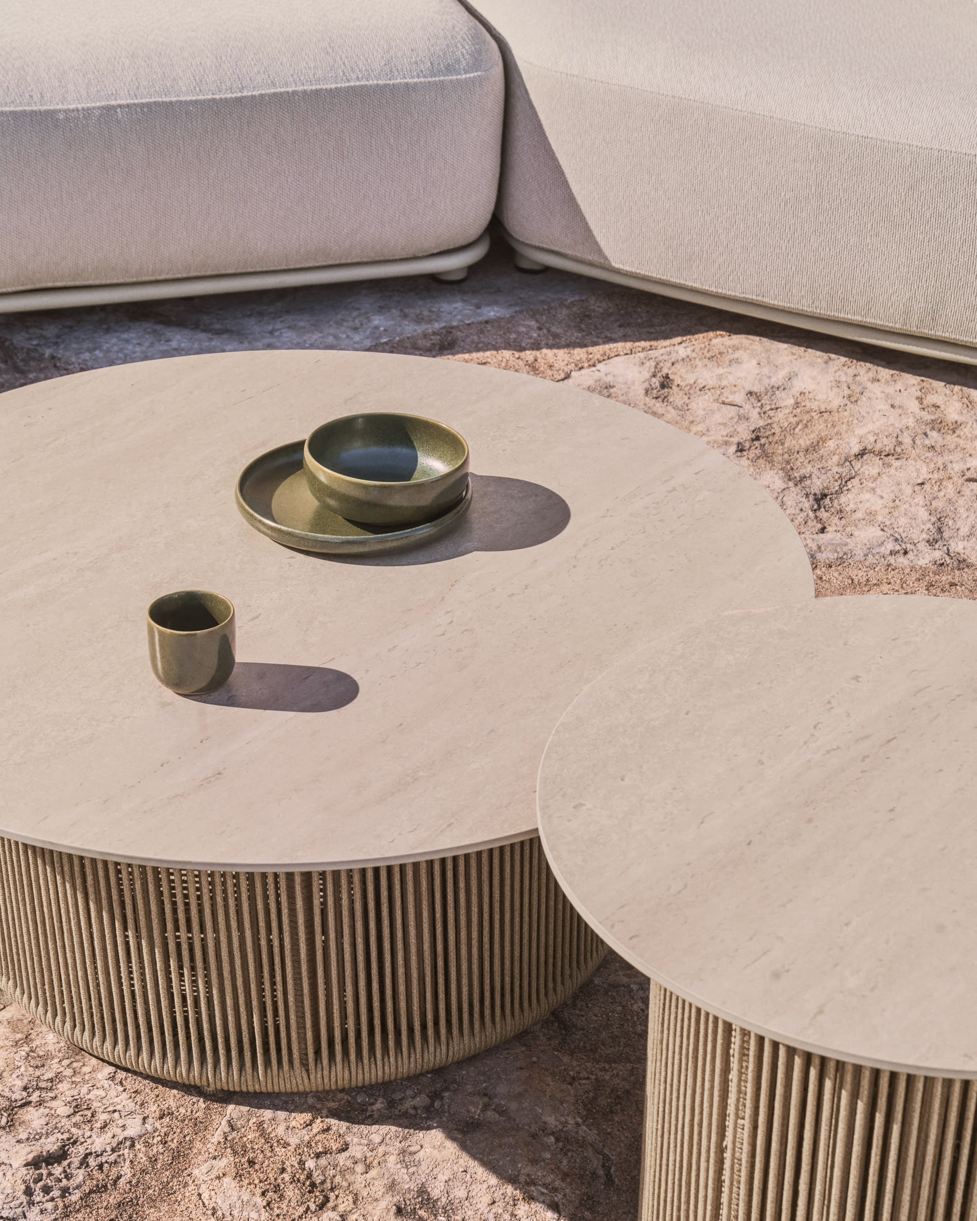 Gartenkaffee-Tisch OROSEI ecru mit beige