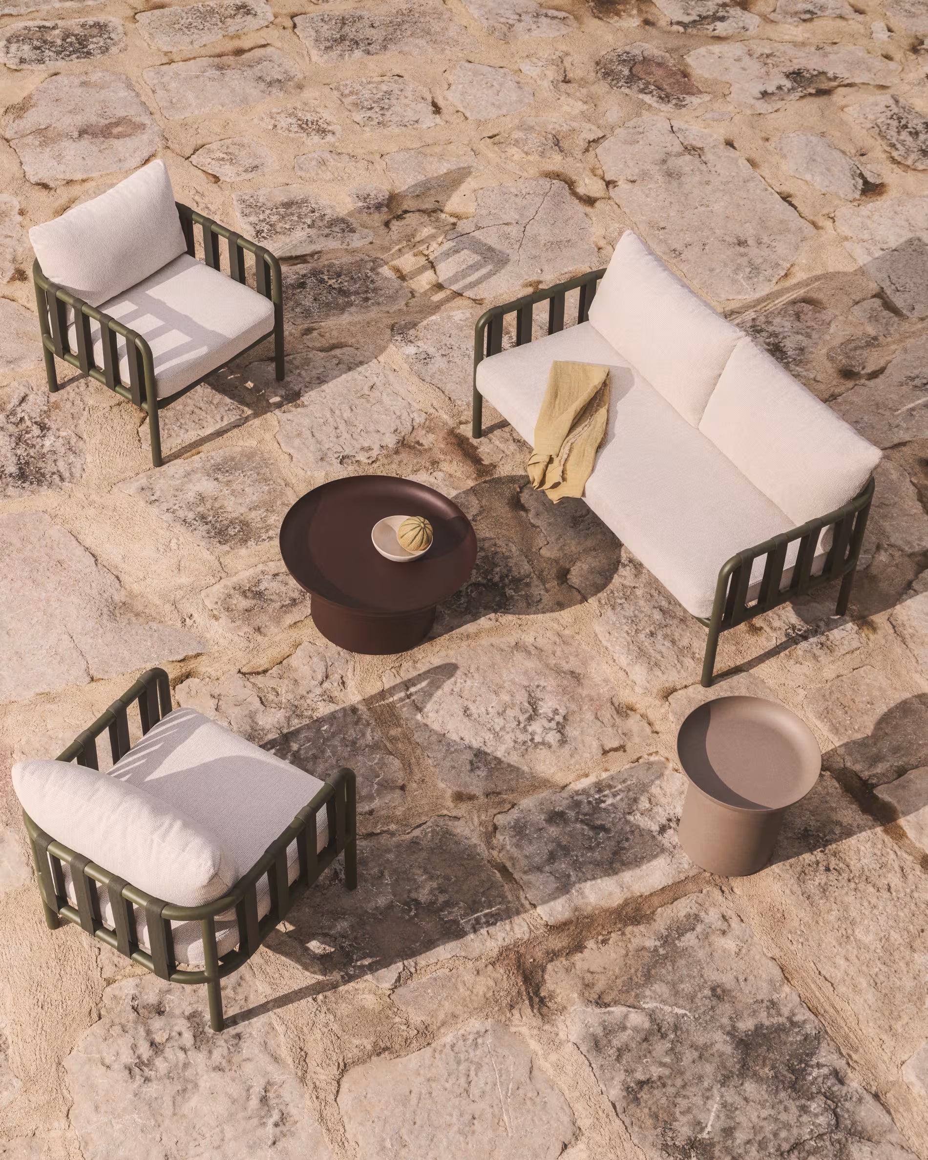 ARCOLA taupe garden side table