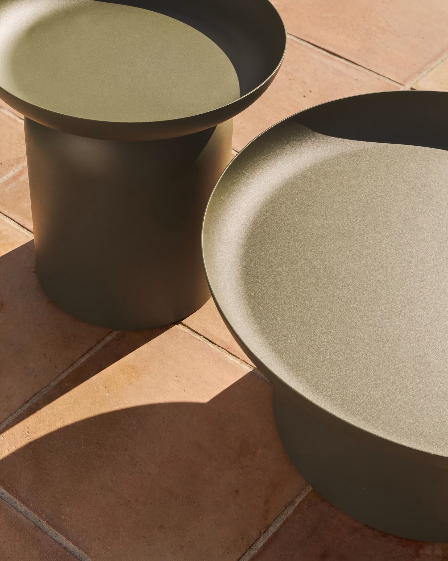 ARCOLA Green Garden Side Table