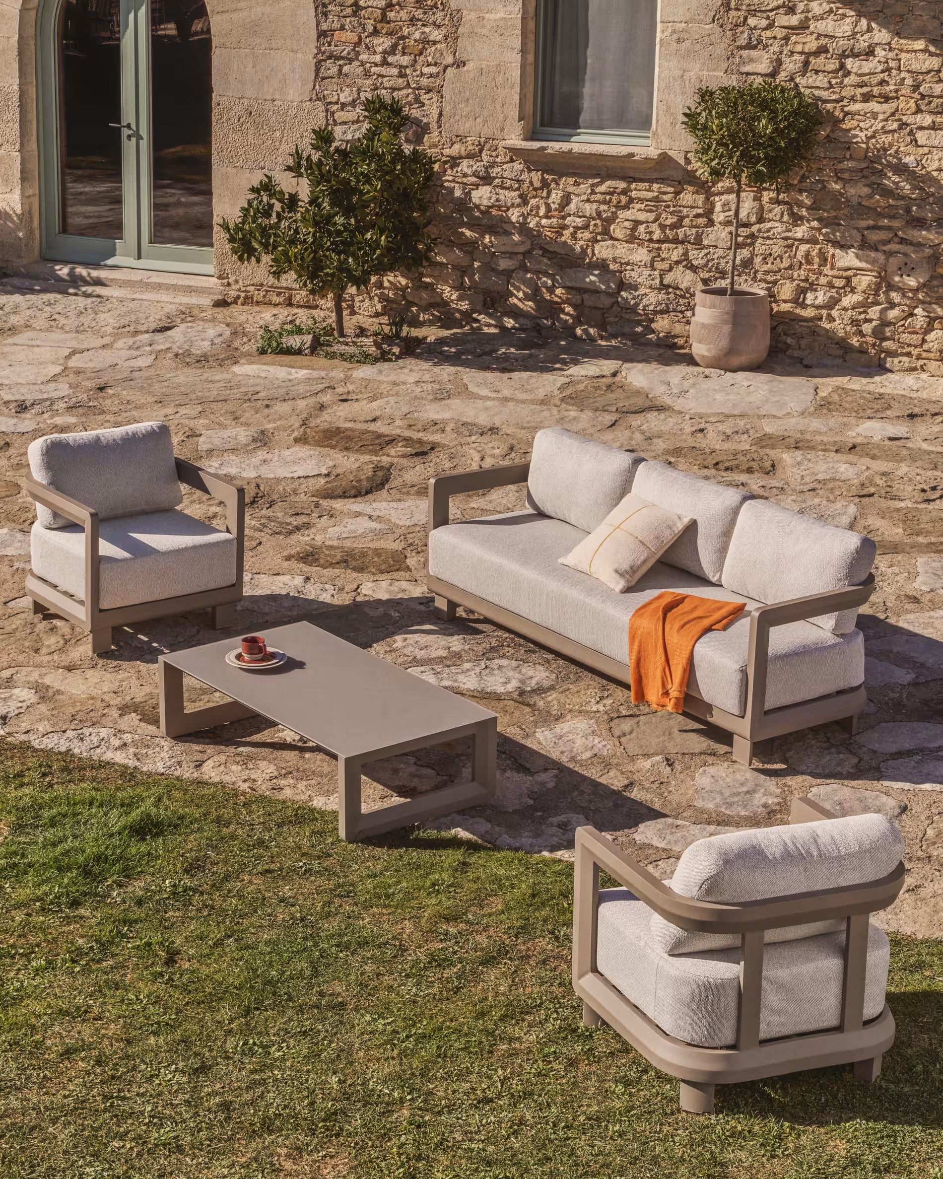 Gartenmöbelset NERANO in Grau-Beige