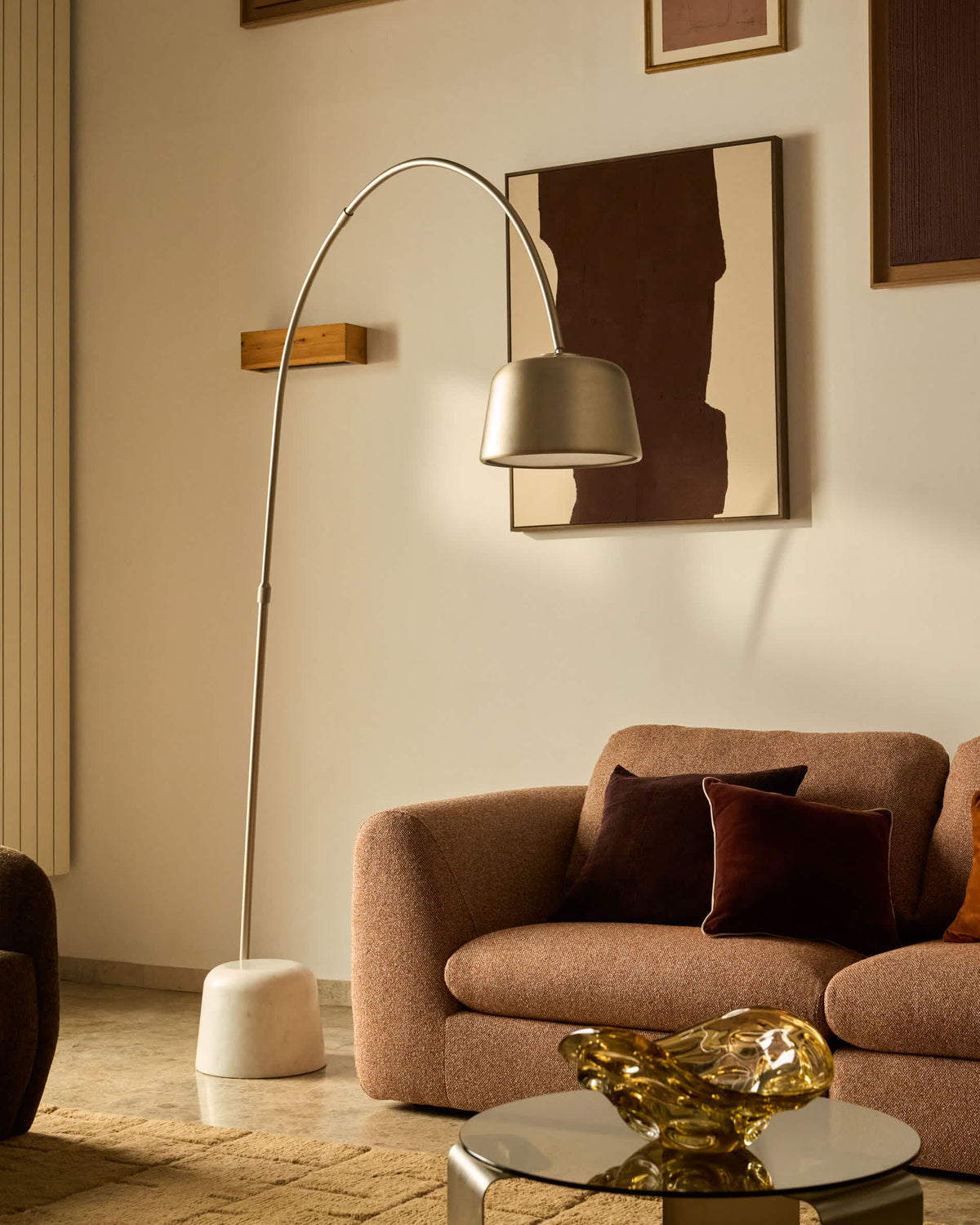 Lampa podłogowa ARNOLIA szczotkowana stal i biały marmur – ujęcie 2