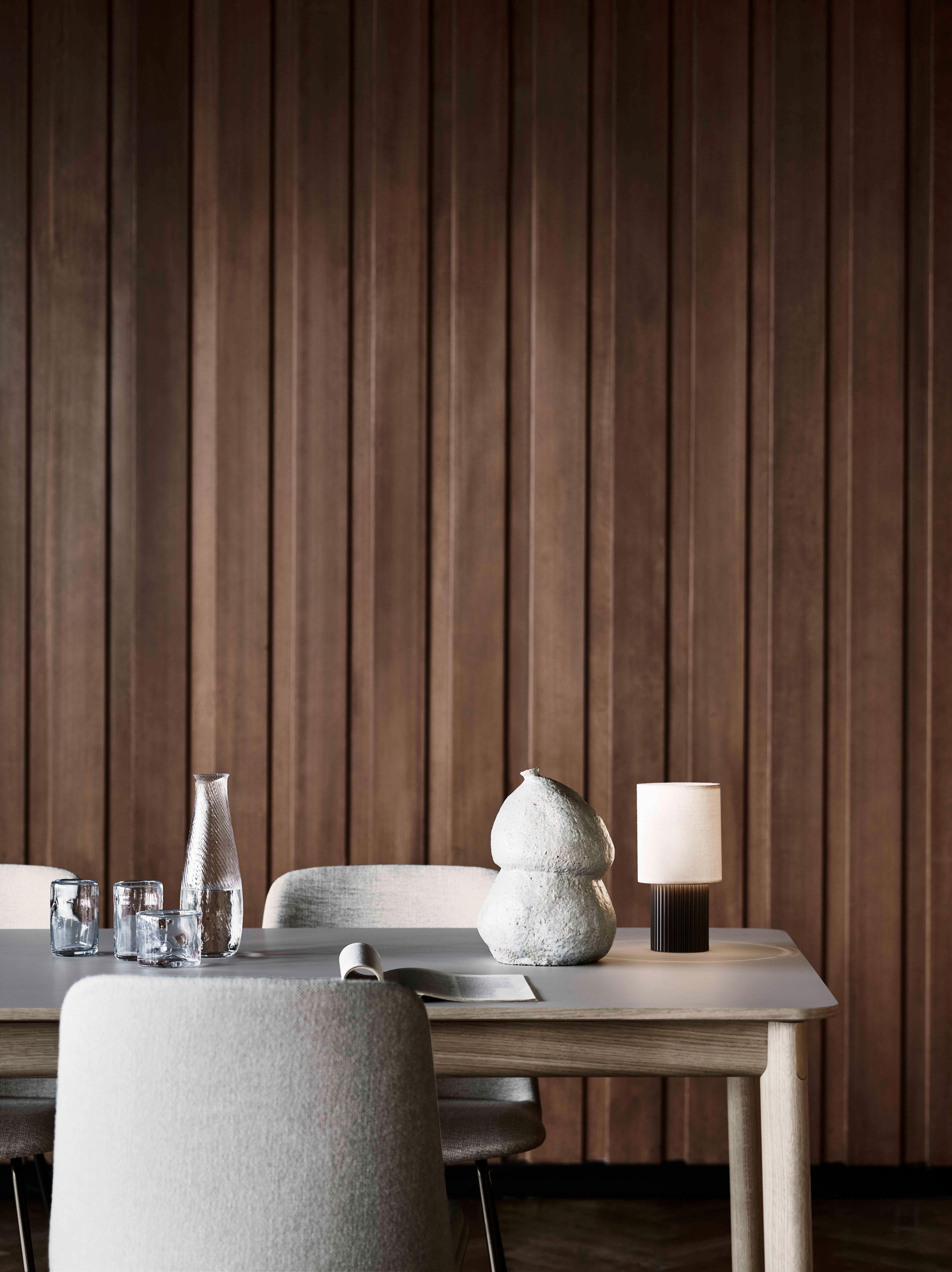 Ausziehbarer Tisch PATCH mit beigem Laminatplatte und Eichenbasis