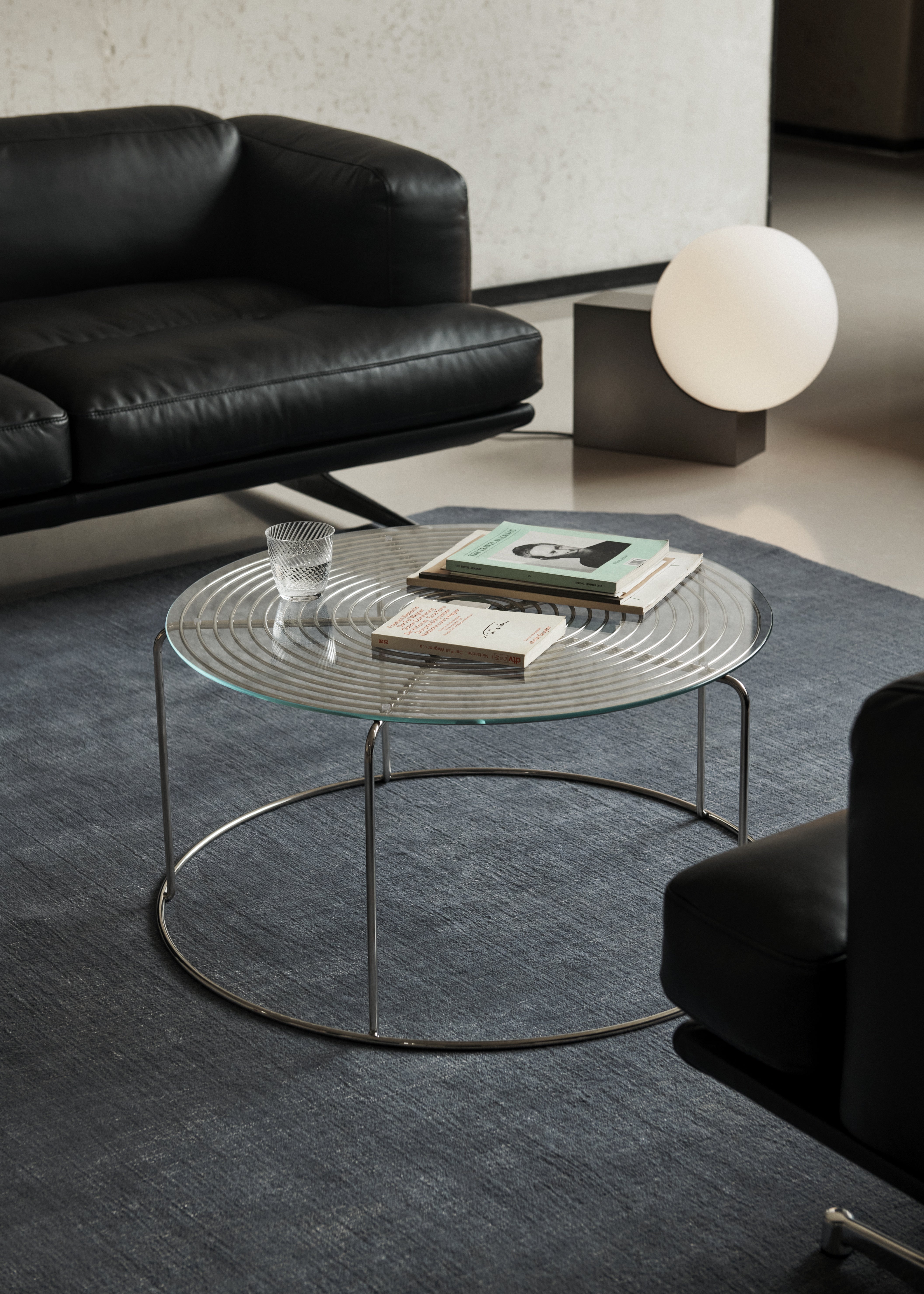 Stehlampe JOURNEY SH4 mit Glas-Schirm und gebürstetem Stahlfuß