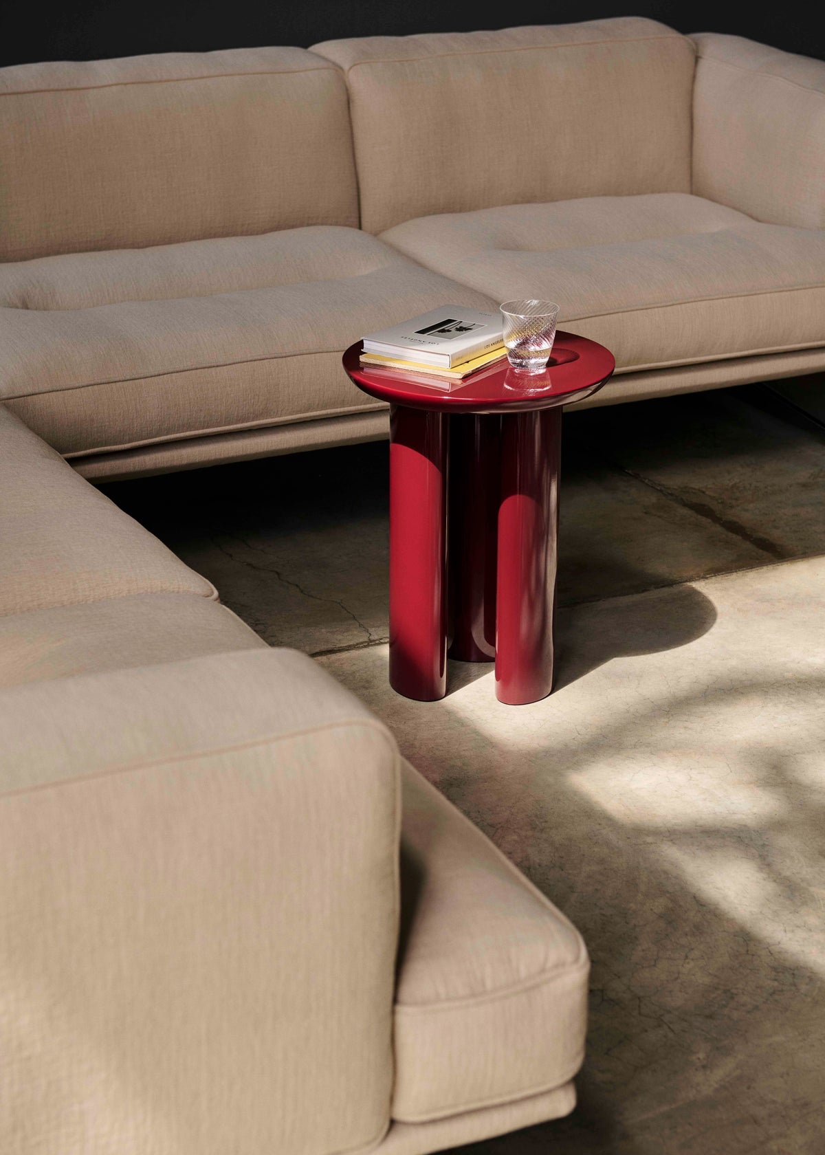 Symmetrische Eckcouch INLAND AV41 gepolstert mit Aluminiumgestell