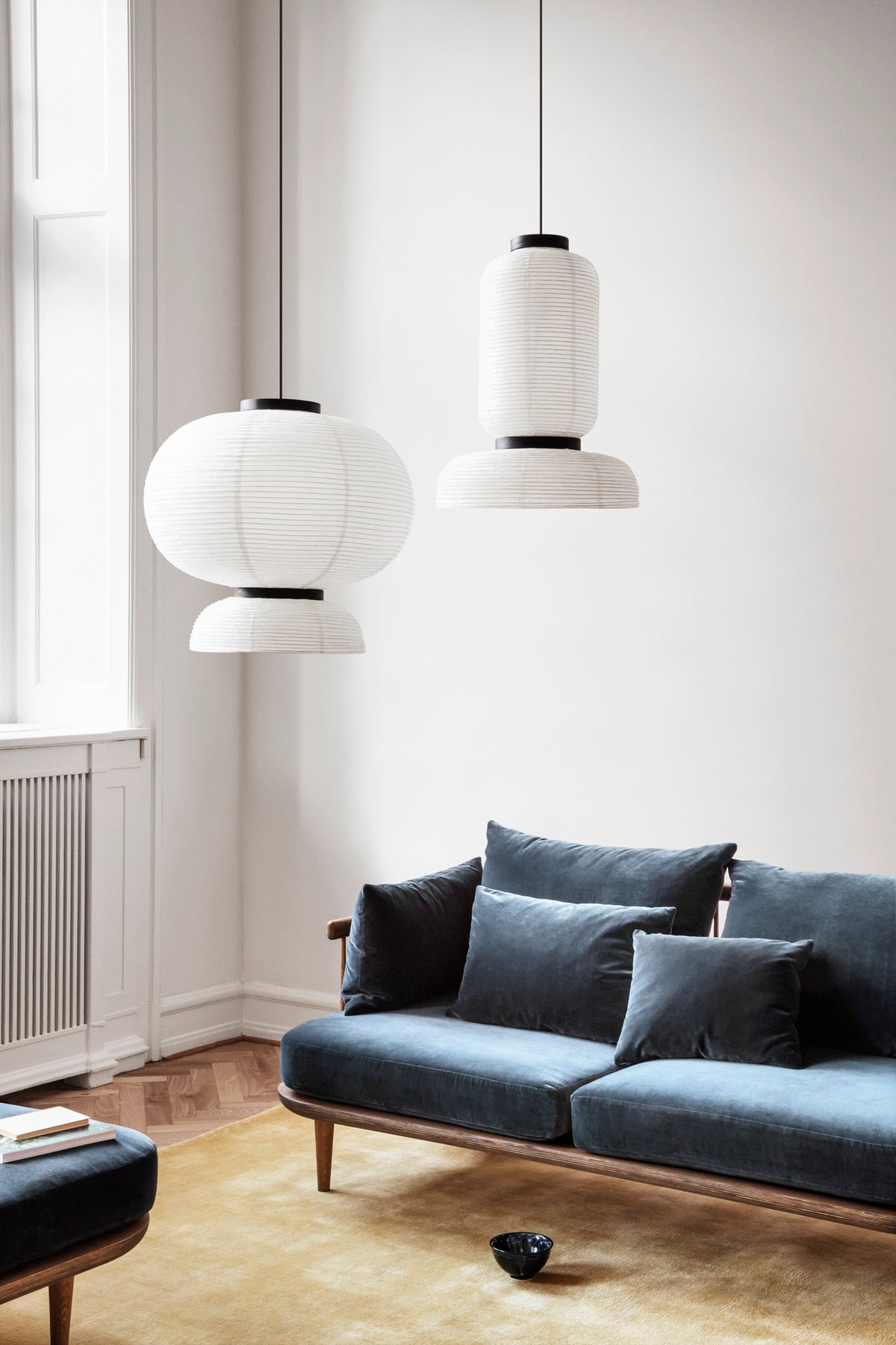 Hocker FLY SC9 mit rauchfarbener Eichenbasis