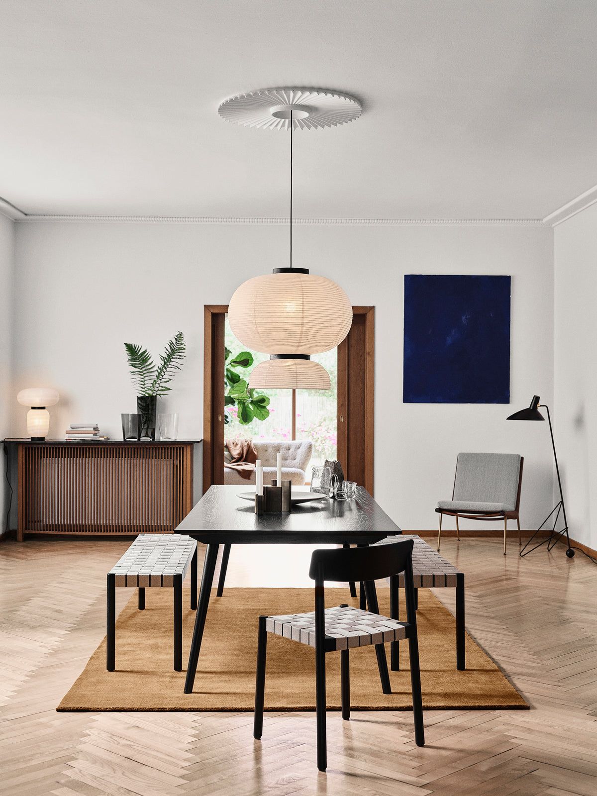 Bank BETTY mit beigem gewebtem Sitz und lackierter Eiche