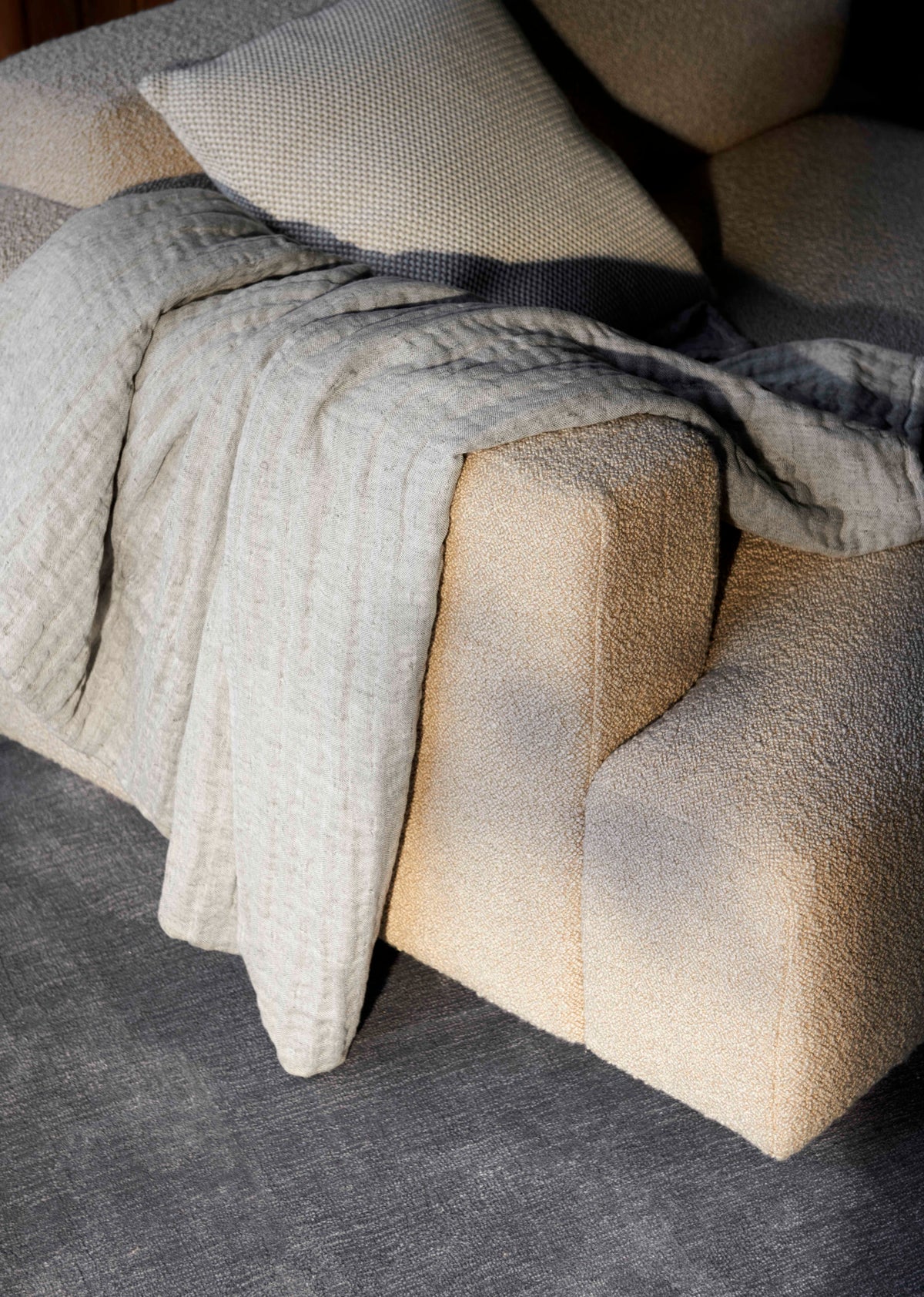 Modularer Ecksofa links für 4 Personen DEVELIUS cremefarben