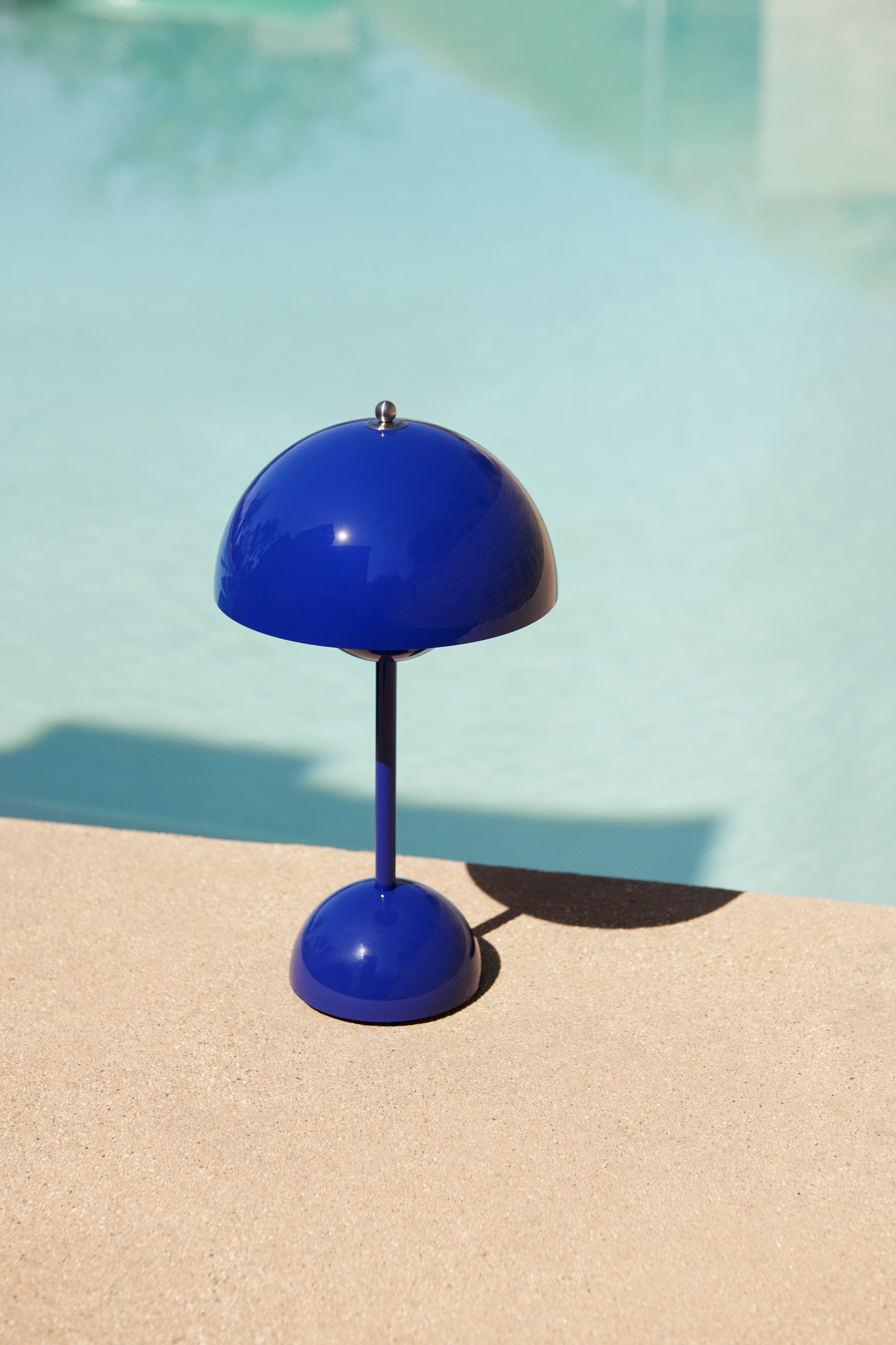 Tragbare Lampe FLOWERPOT VP9 in Kobaltblau