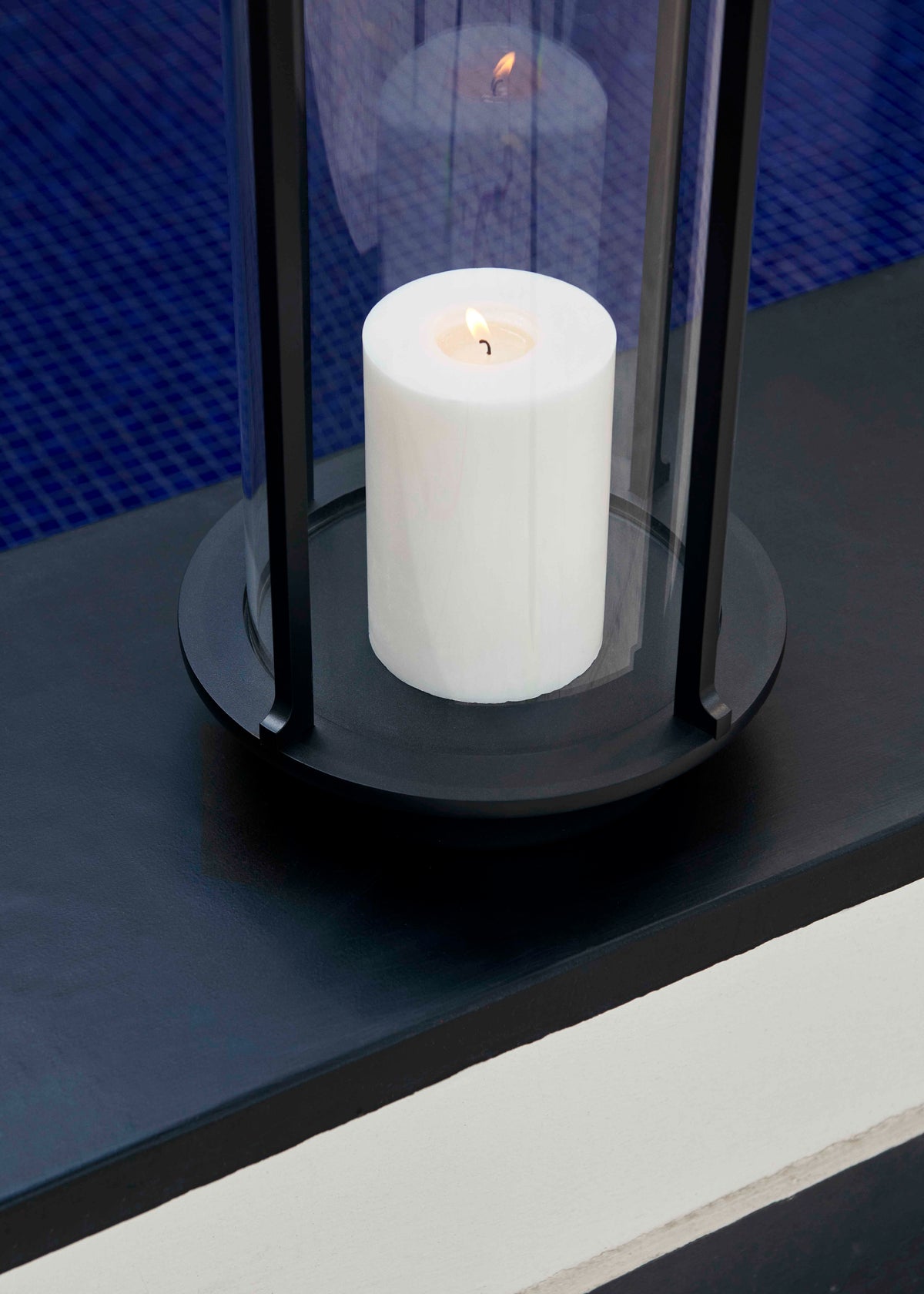 Außenlaterne für Kerzen HURRICANE SC83 aus Glas und schwarzem Aluminium
