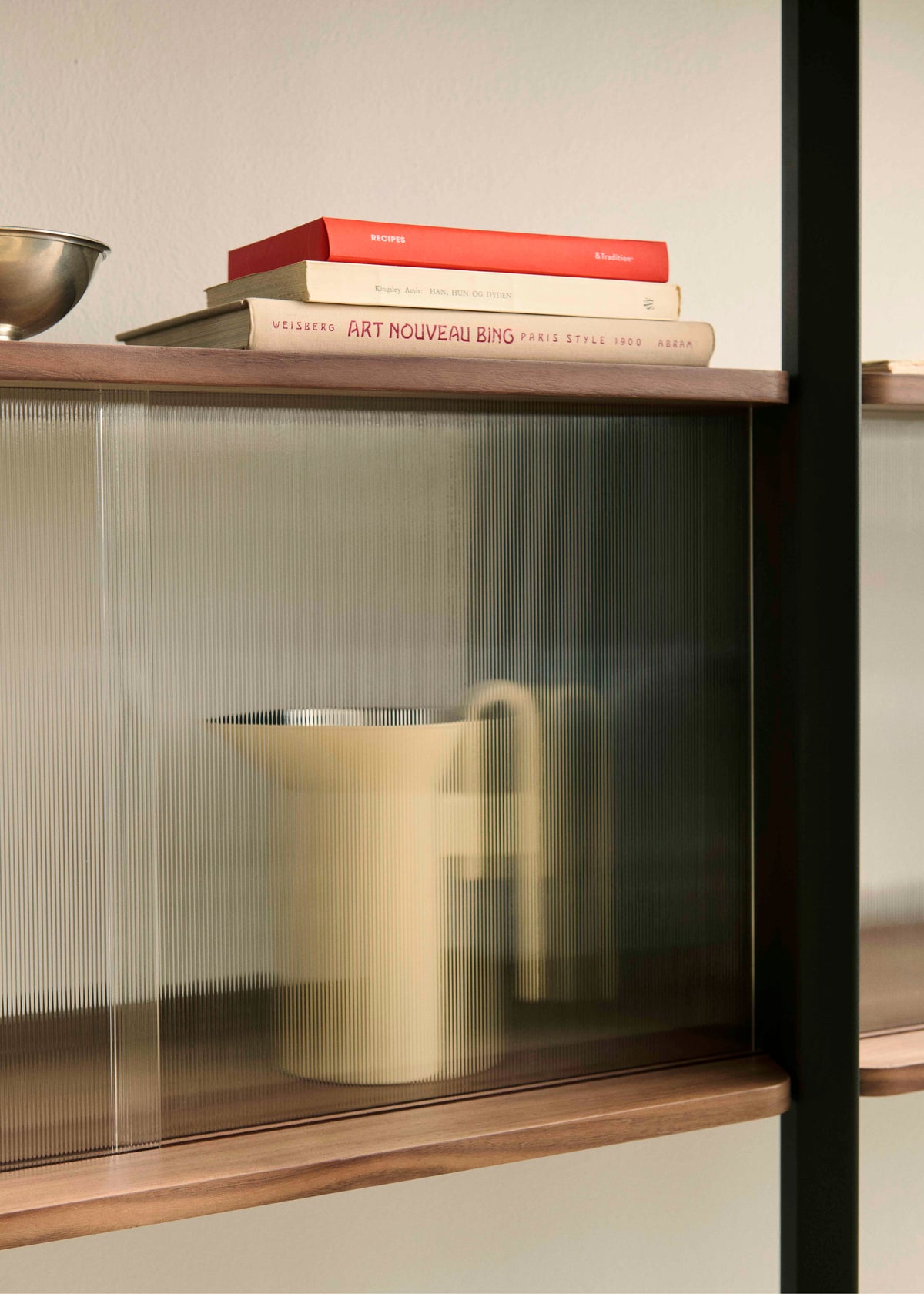 Modularregal ROMBE in Anthrazit mit Nussbaumholz