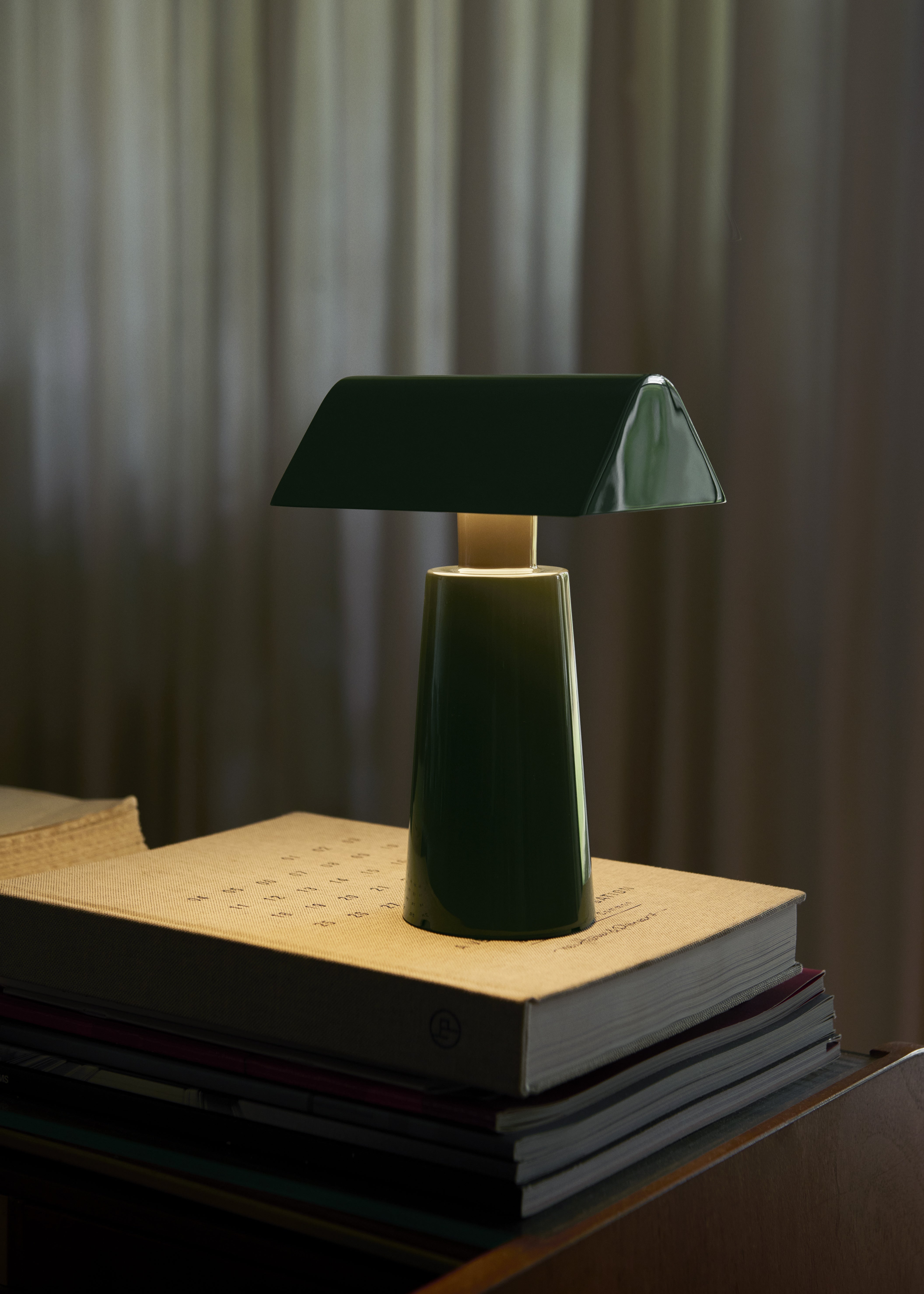 Tragbare Lampe CARET MF1 in Dunkelgrün
