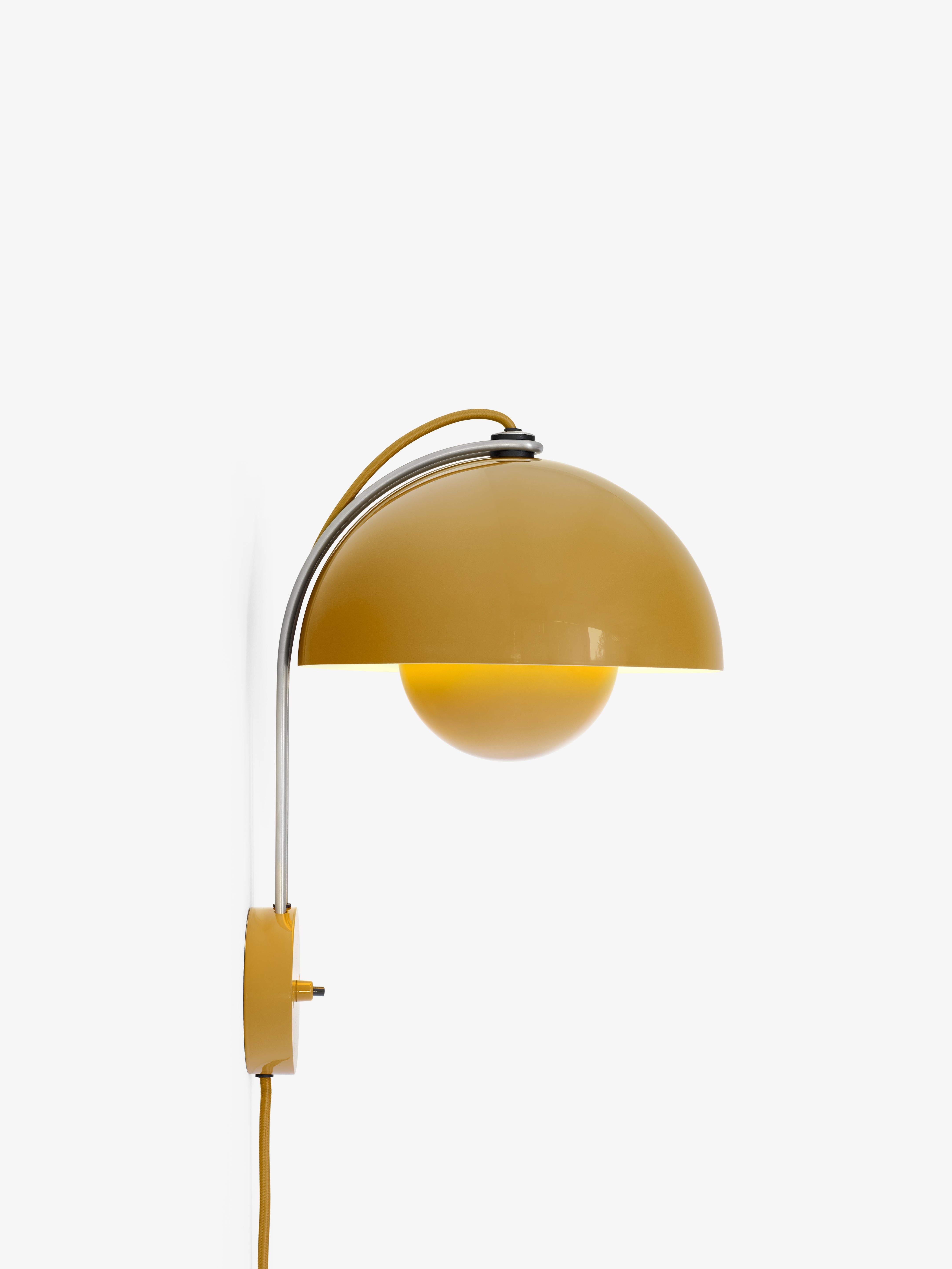 Wandlampe FLOWERPOT VP8 in Senfgelb