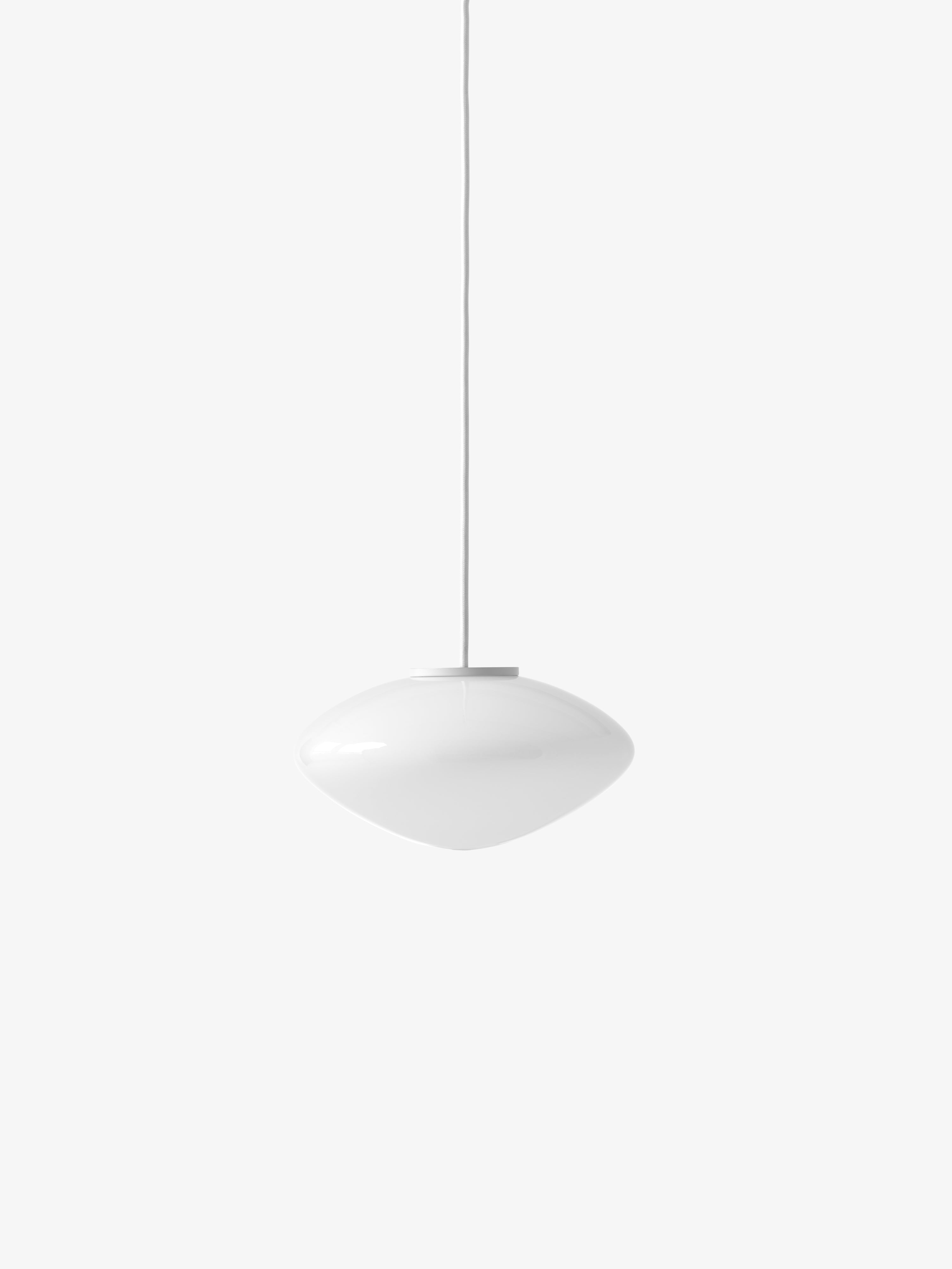 Pendelleuchte MIST mit opalem Schirm