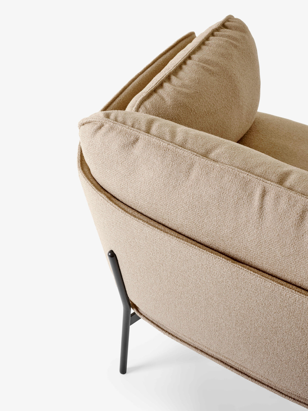 Sessel CLOUD LN1 gepolstert mit schwarzem Gestell
