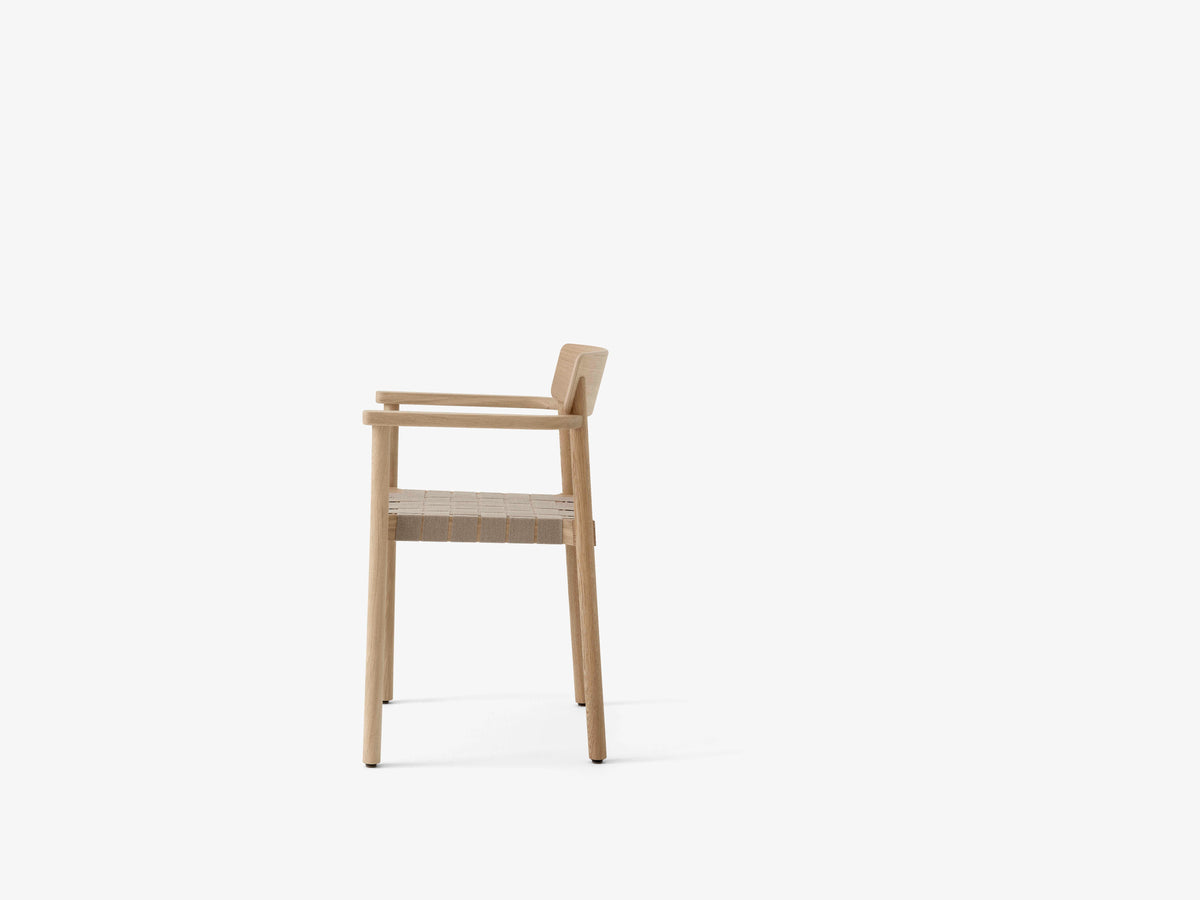 Sessel mit Armlehnen BETTY TK9, beige, gewebter Sitz mit rauchgeöltem Eichenholz