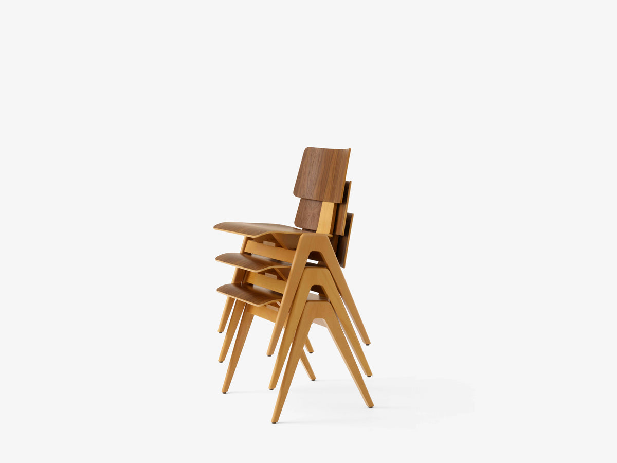 Stuhl DAYSTAK RD1 aus Buchenholz mit Nussbaum-Finish