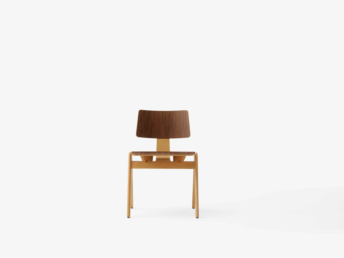 Stuhl DAYSTAK RD1 aus Buchenholz mit Nussbaum-Finish